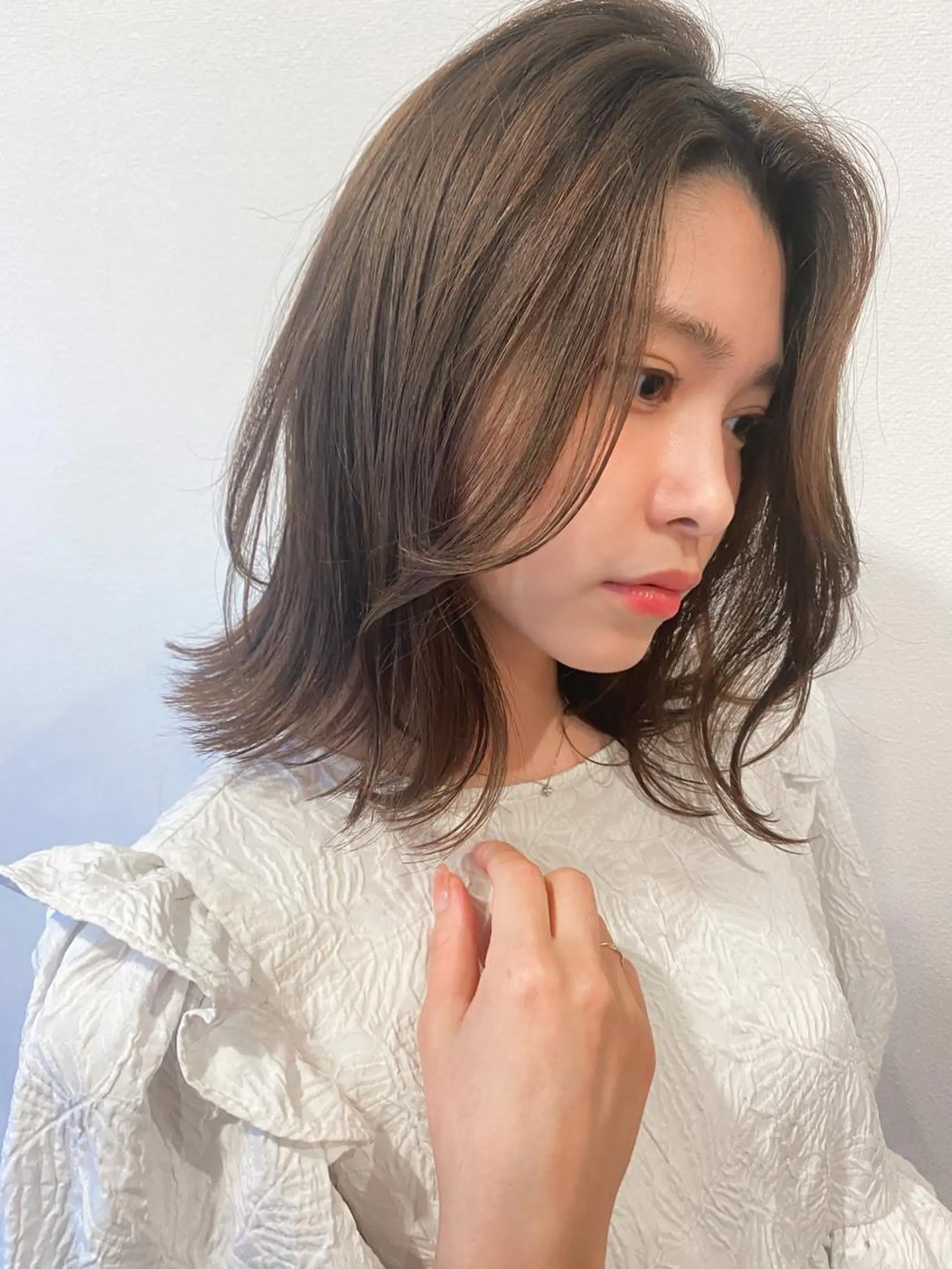 ミディアム カラー アッシュ ベージュカラー レイヤーカット GIRL所属・ダメージレスサロン✨ kayo🌱のヘアスタイル