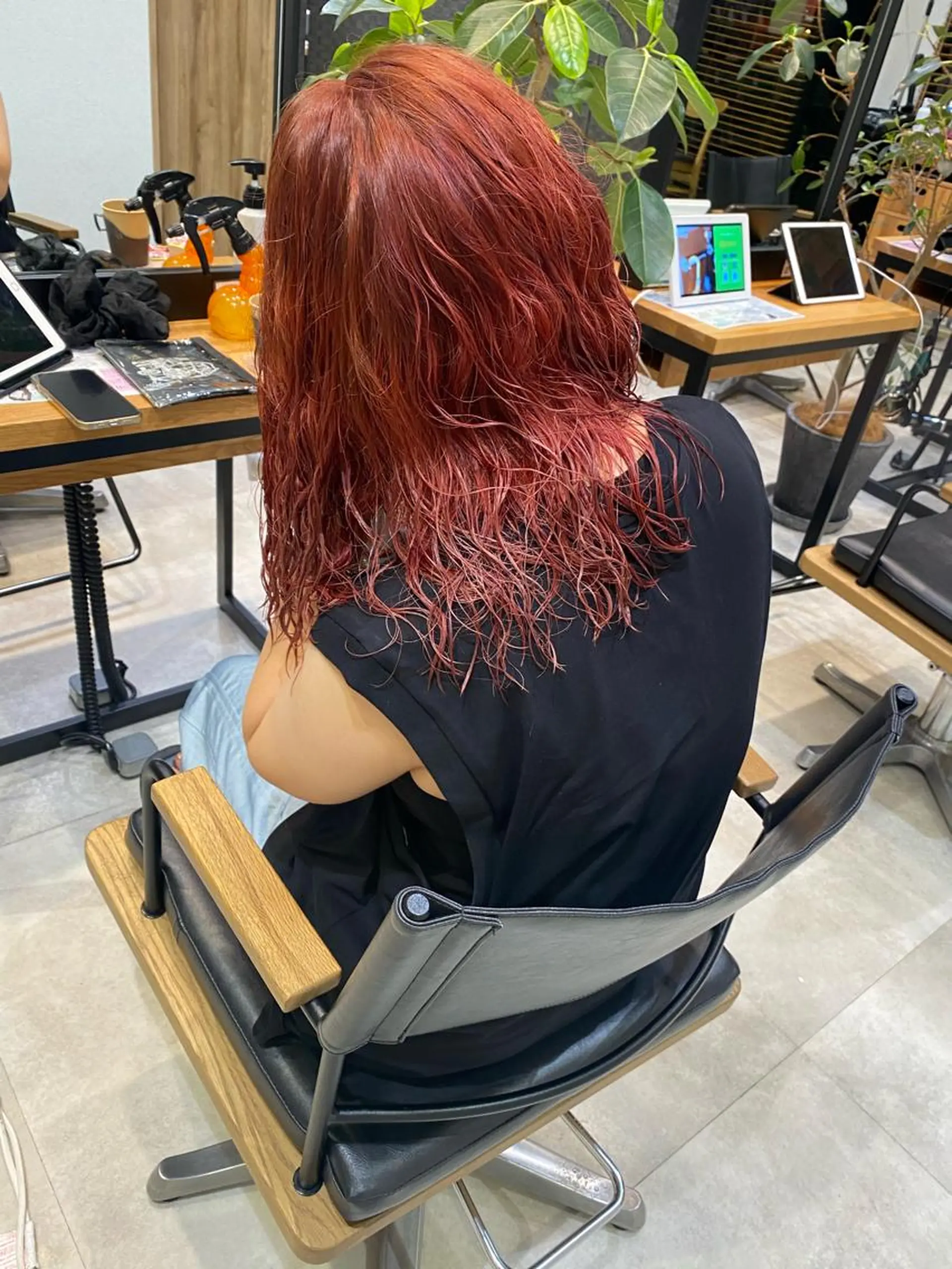 セミロング カラー パーマ ヘアアレンジ セミロングパーマ ハイトーンカラー オレンジ ピンクカラー ヘアカラー トリートメント ヘッドスパ パーマ指名No1 /namiのヘアスタイル
