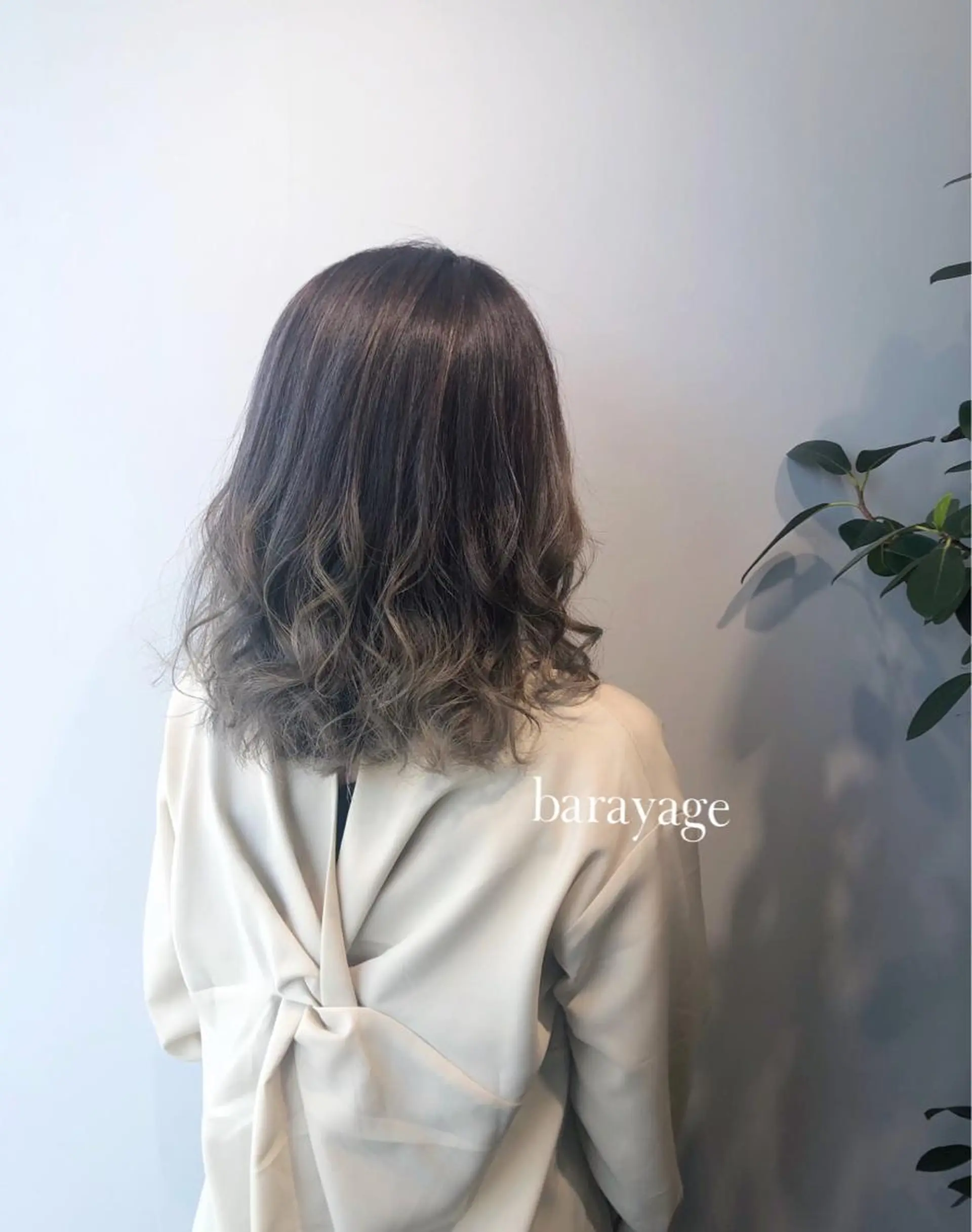 ミディアム 岸川 恭子のヘアスタイル