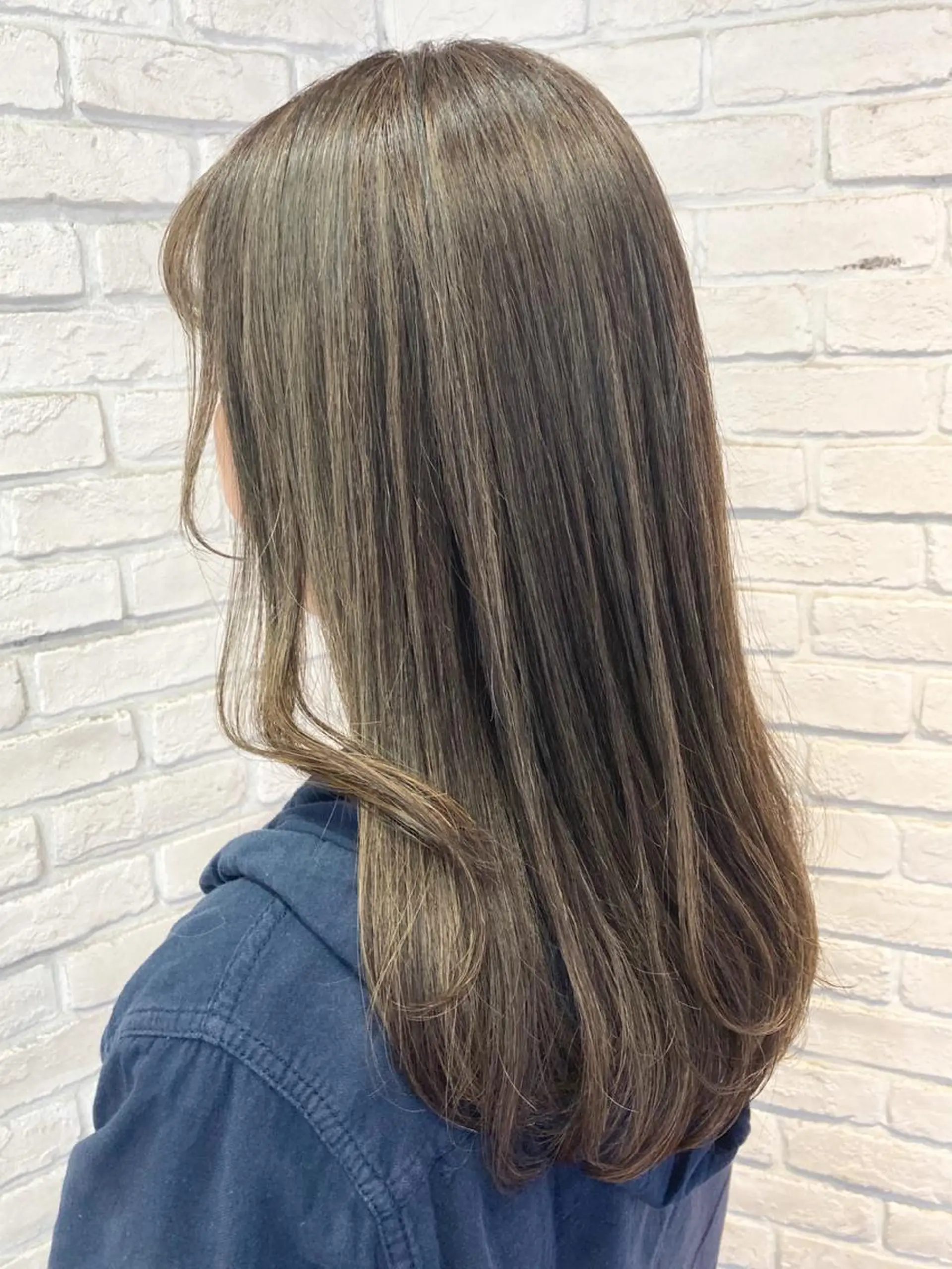ロング カラー ハイライトカラー ハイライト 白髪ぼかしハイライト ヘアアレンジのヘアスタイル