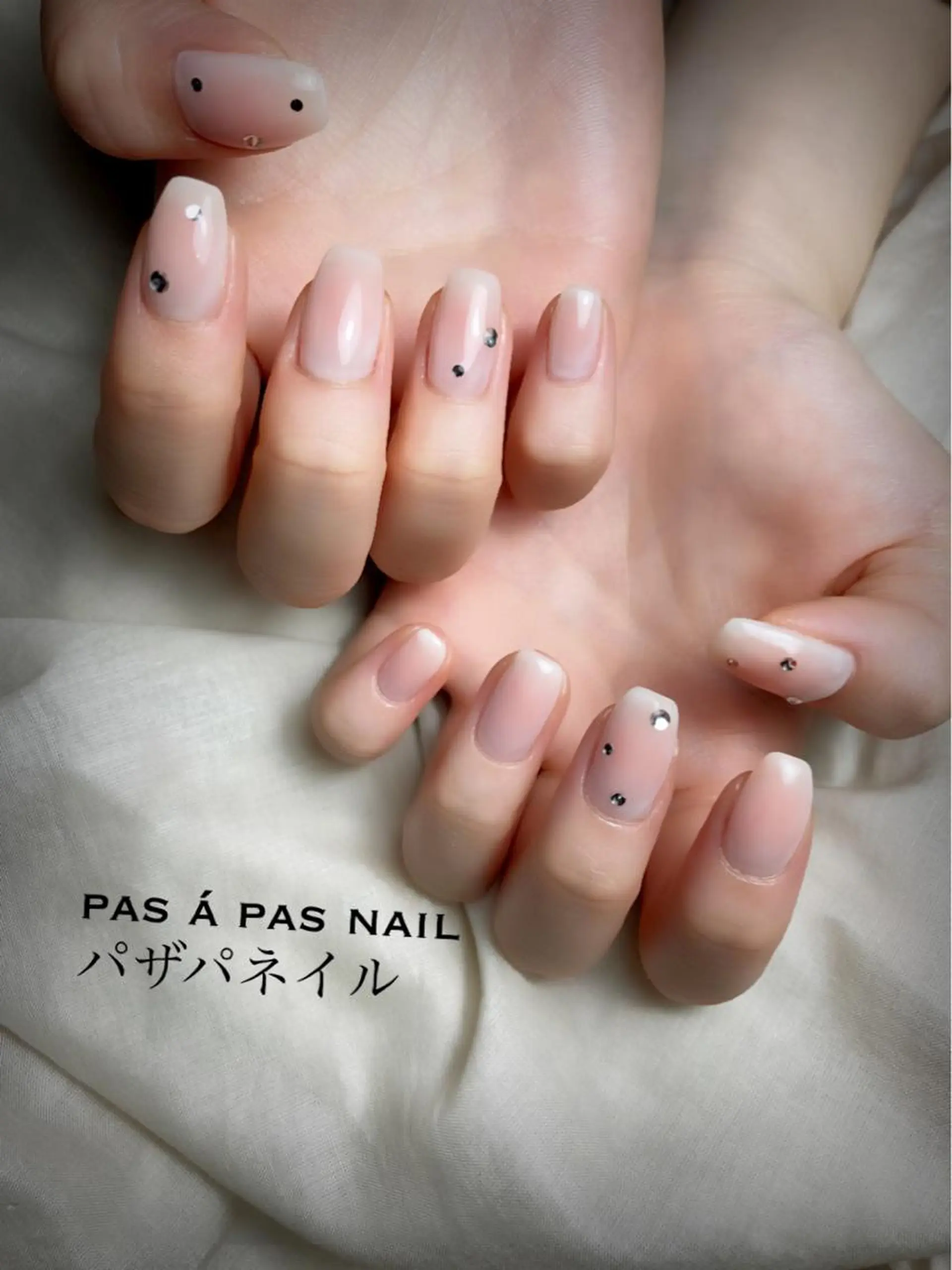 ミディアム ネイル Yakko pas á pasのネイルデザイン