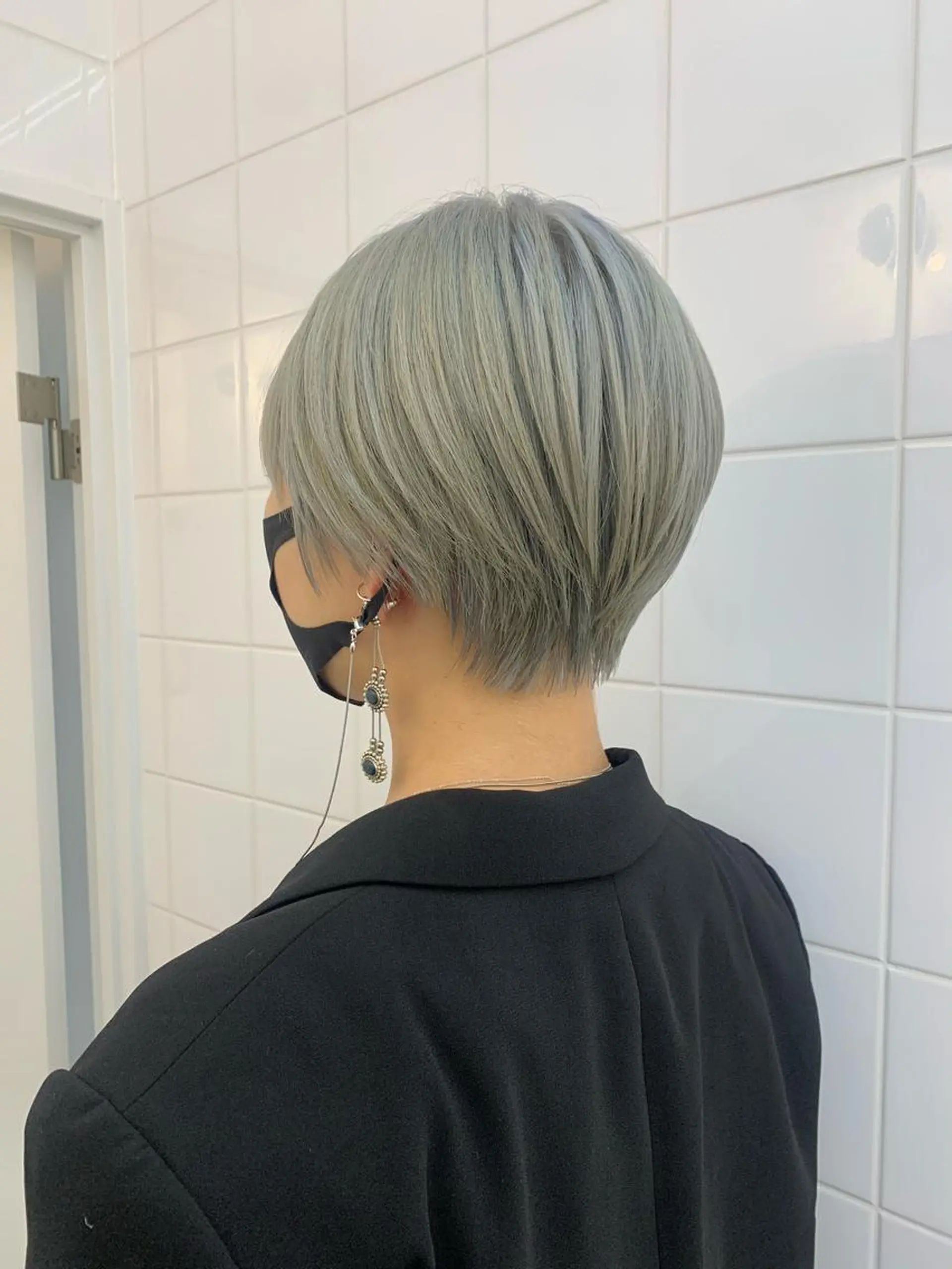 ショート カラー ヘアアレンジ カット ヘアカラー 🧨ブリーチー×ボブ レイヤー💎じゅえるのヘアスタイル