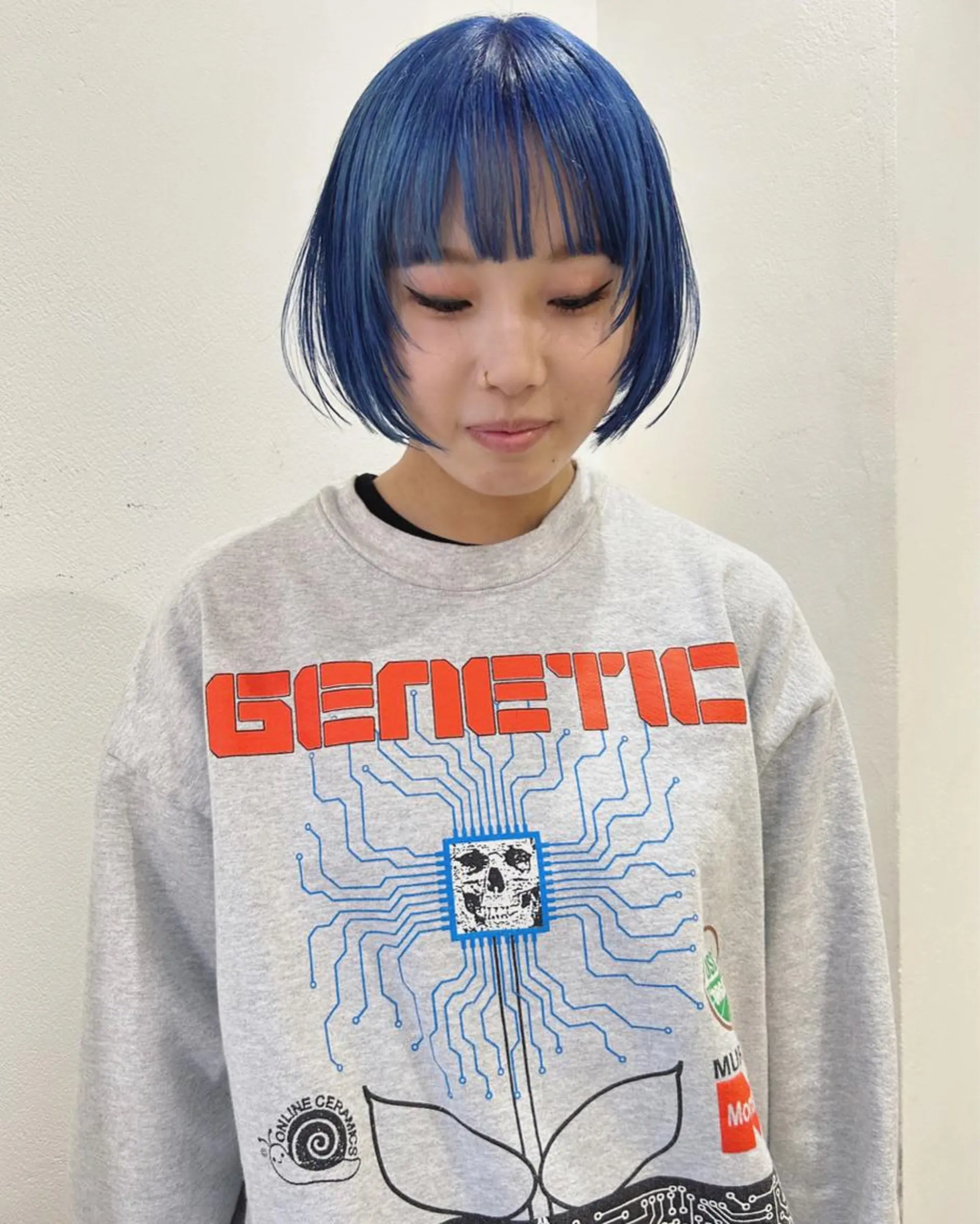 ショート カラー ブリーチ ブルーカラー ケアブリーチ ボブ レイヤーカット カット ヘアカラー トリートメント Loom.所属・村上雅人 ナチュラルモードのヘアスタイル