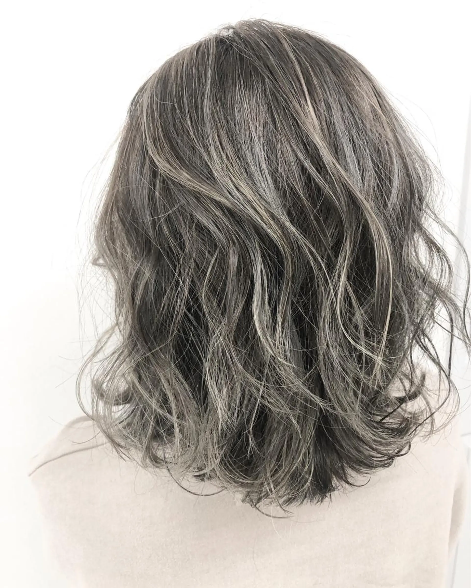 ミディアム カット ヘアカラー トリートメント ミルクティーカラー 🌈店長クボのヘアスタイル