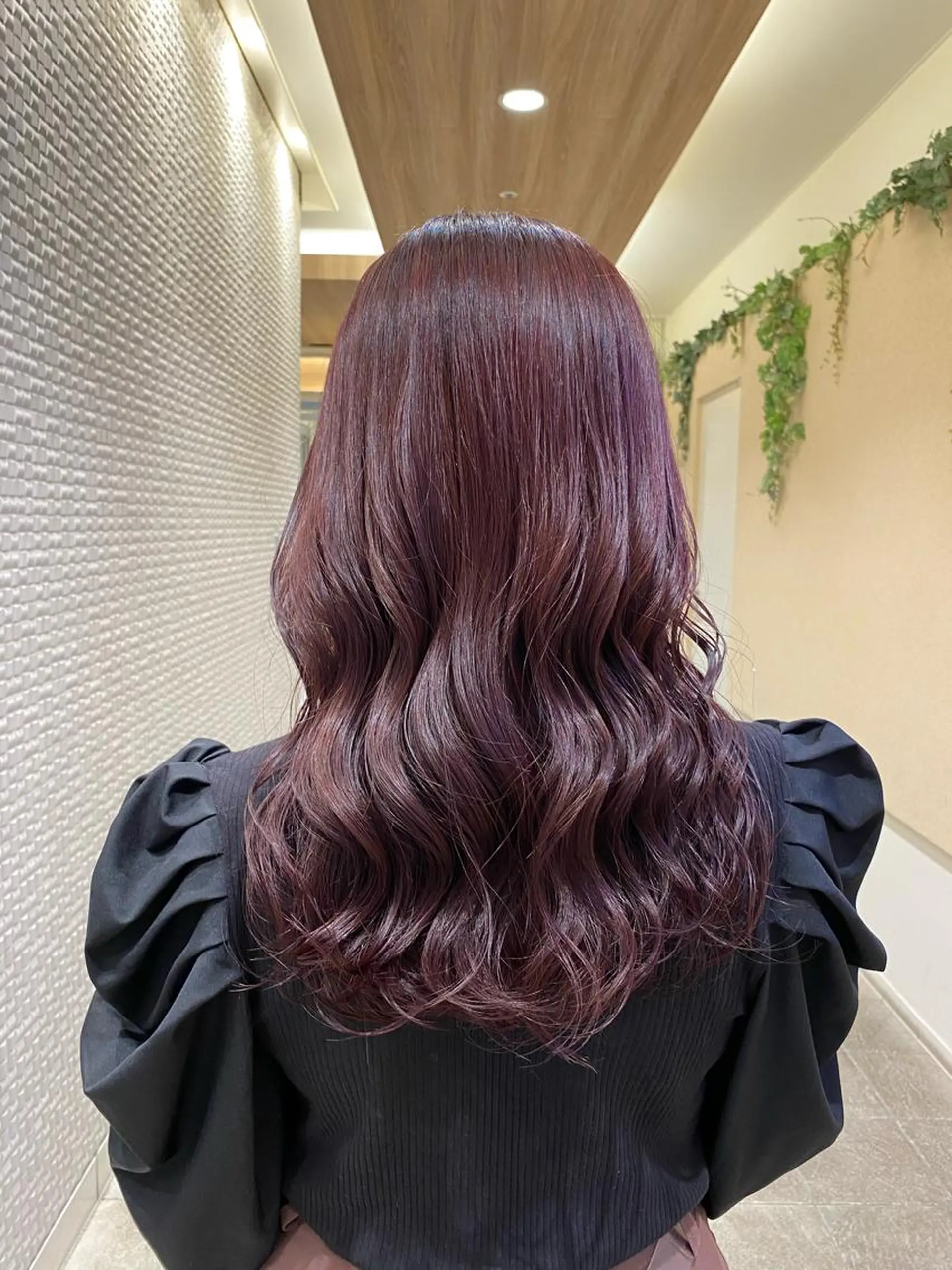 セミロング ヘアカラー 横川 千亜希のヘアスタイル