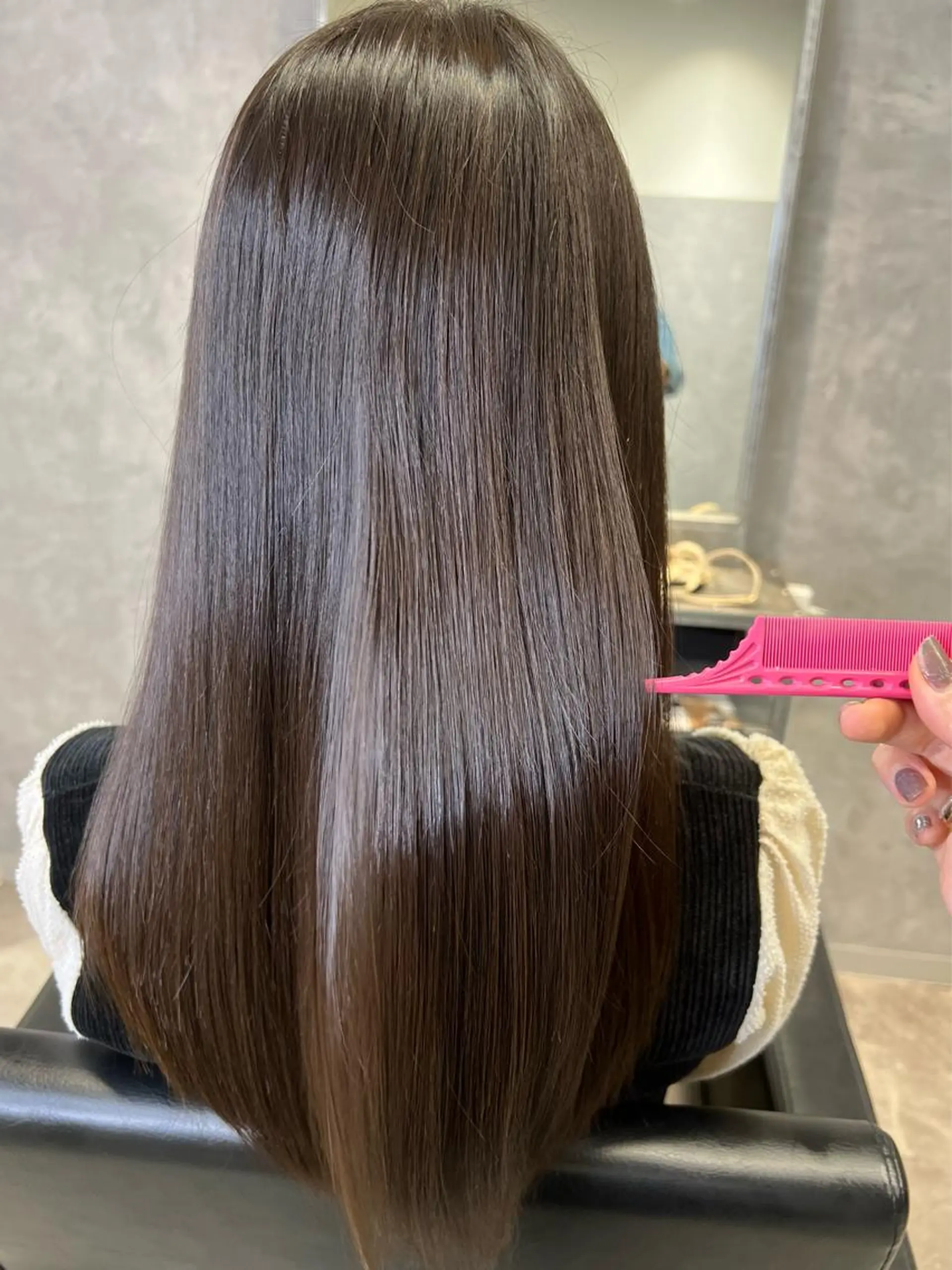 ロング カラー ヘアアレンジ ベージュカラー ブリーチ ダブルカラー ミルクティーベージュ ヨシンモリ _WHITE鳳所属・安田 紘子のヘアスタイル