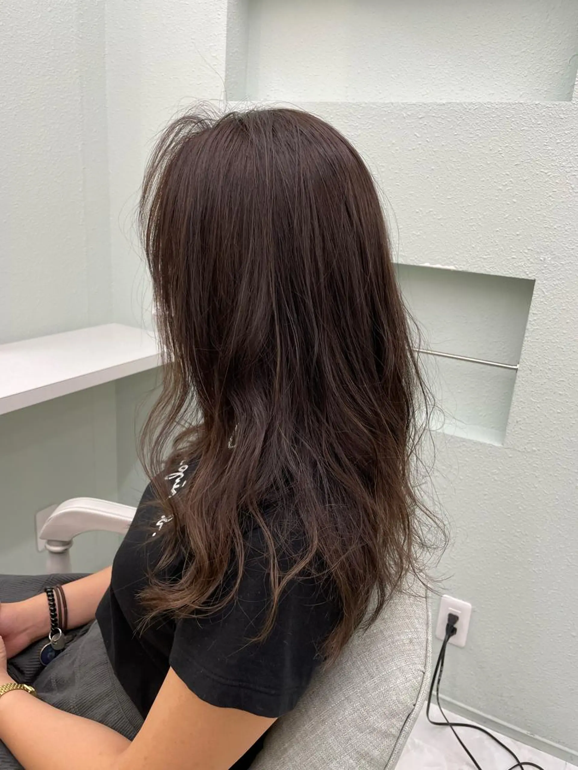 ロング カラー 中川 茜里のヘアスタイル
