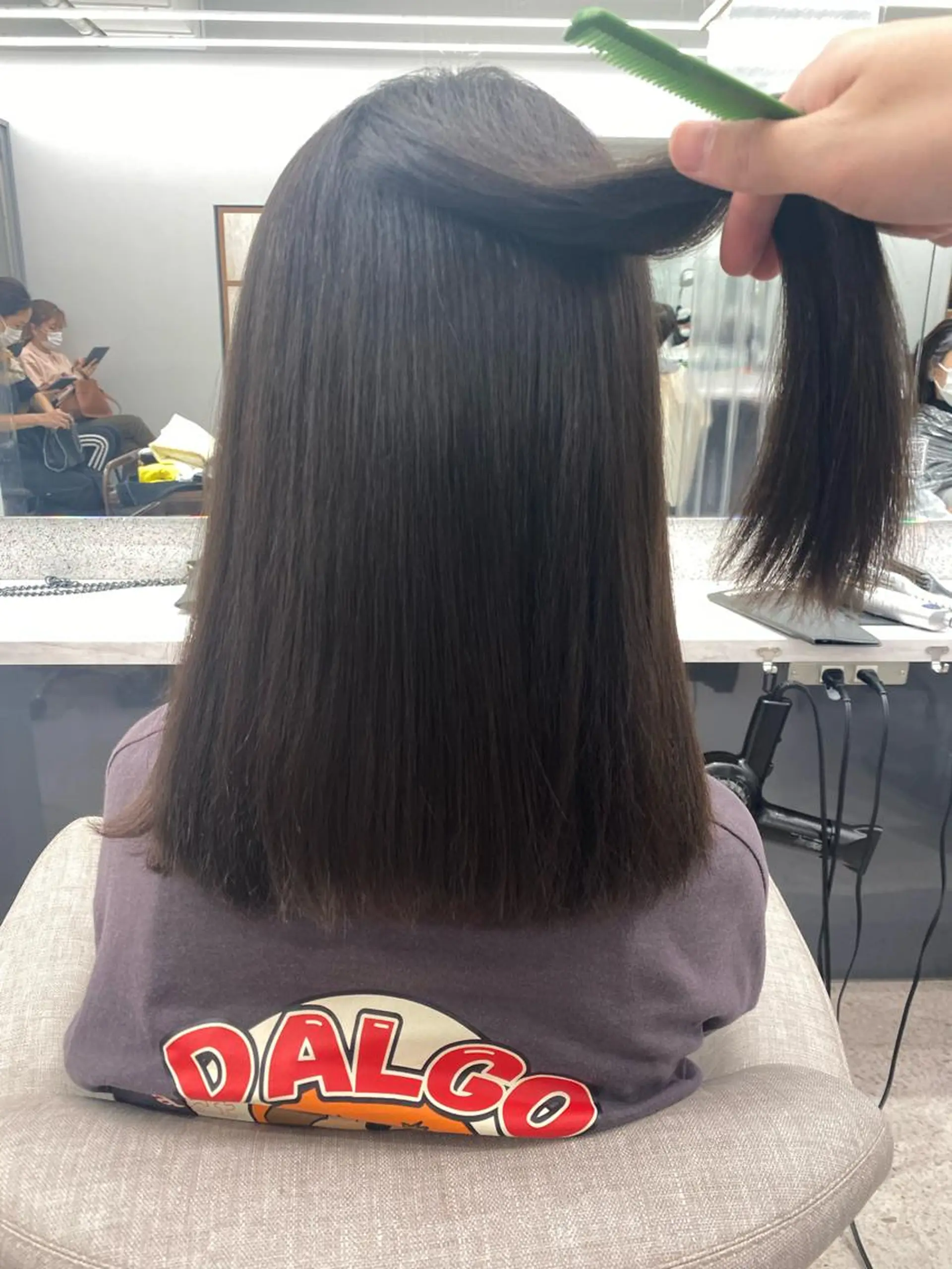 ミディアム ヘアカラー 縮毛矯正 京都レイヤーカット/ 縮毛矯正/羽柴りくのマツエク・マツパデザイン