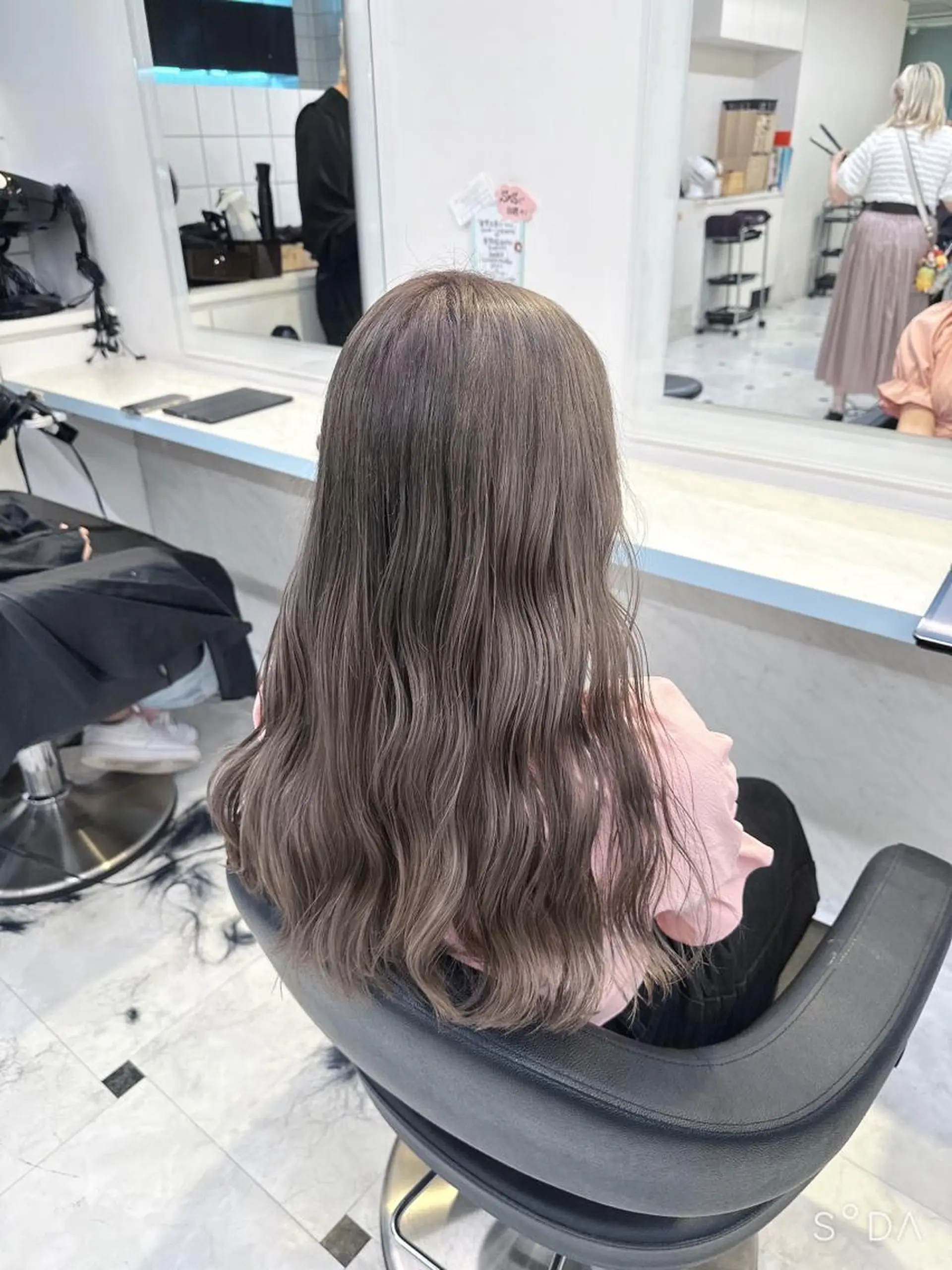 ロング カラー 🪄池袋ハイトーン 🪄ブリーチカラーのヘアスタイル