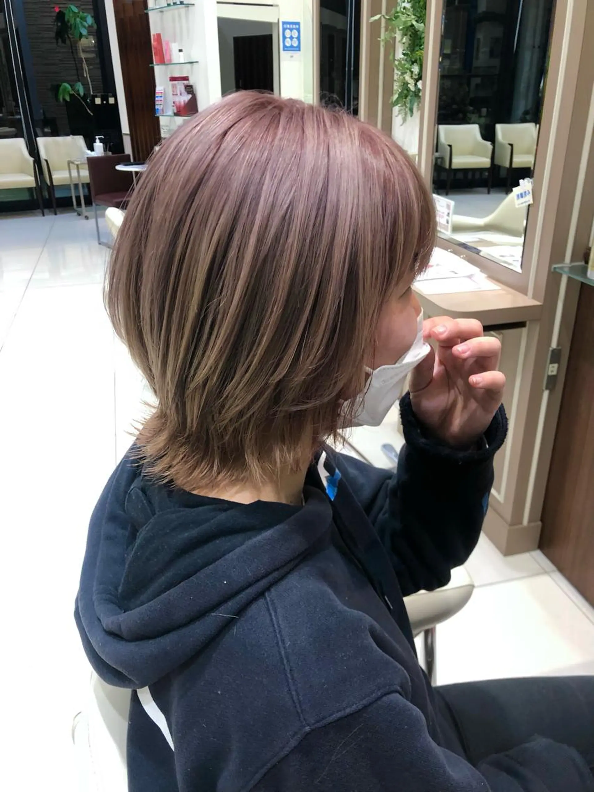 ミディアム 高橋 かのんのヘアスタイル