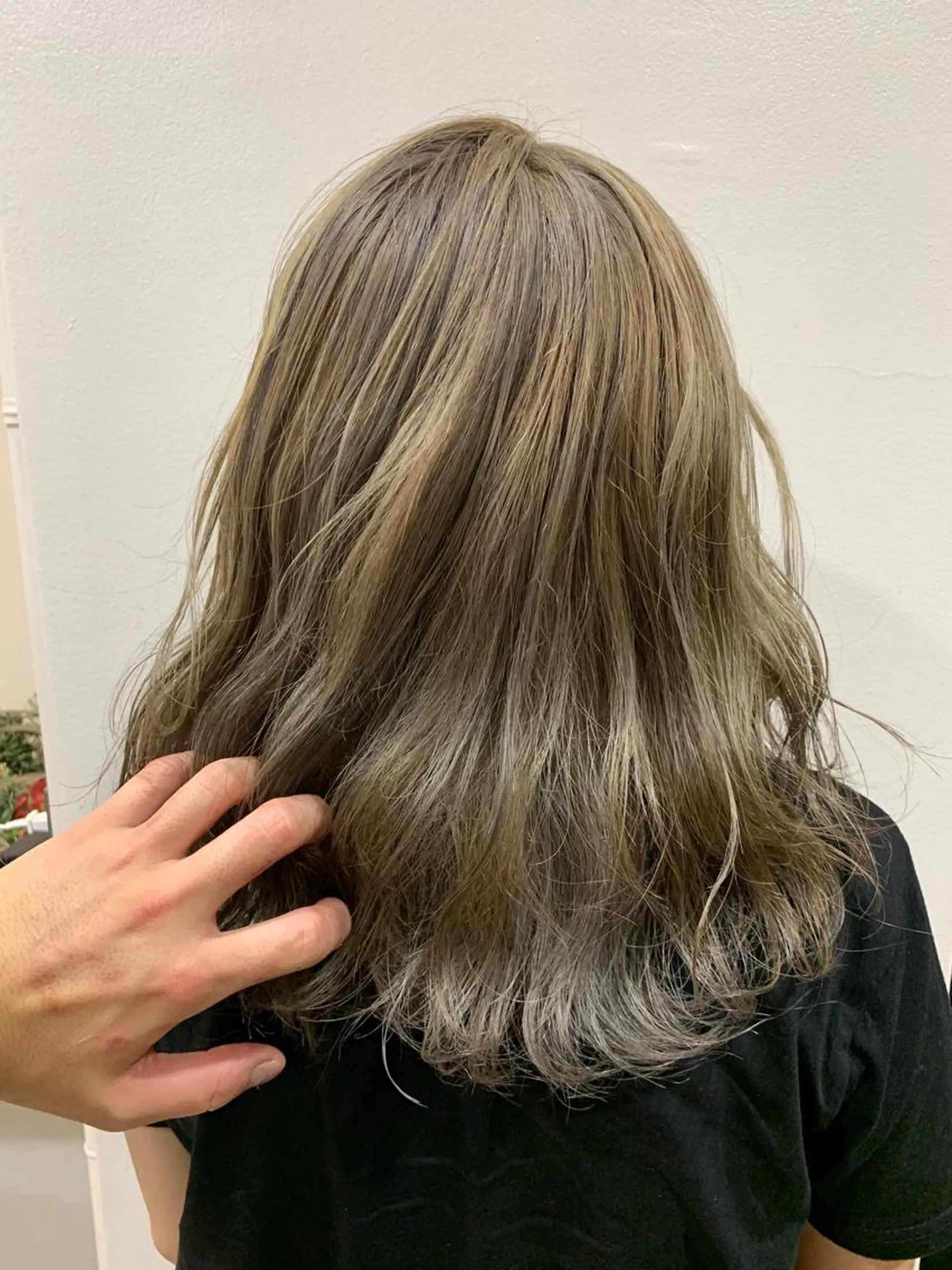 ロング ヘアカラー トリートメント ヘッドスパ ヘアセット 山口 竣也のヘアスタイル