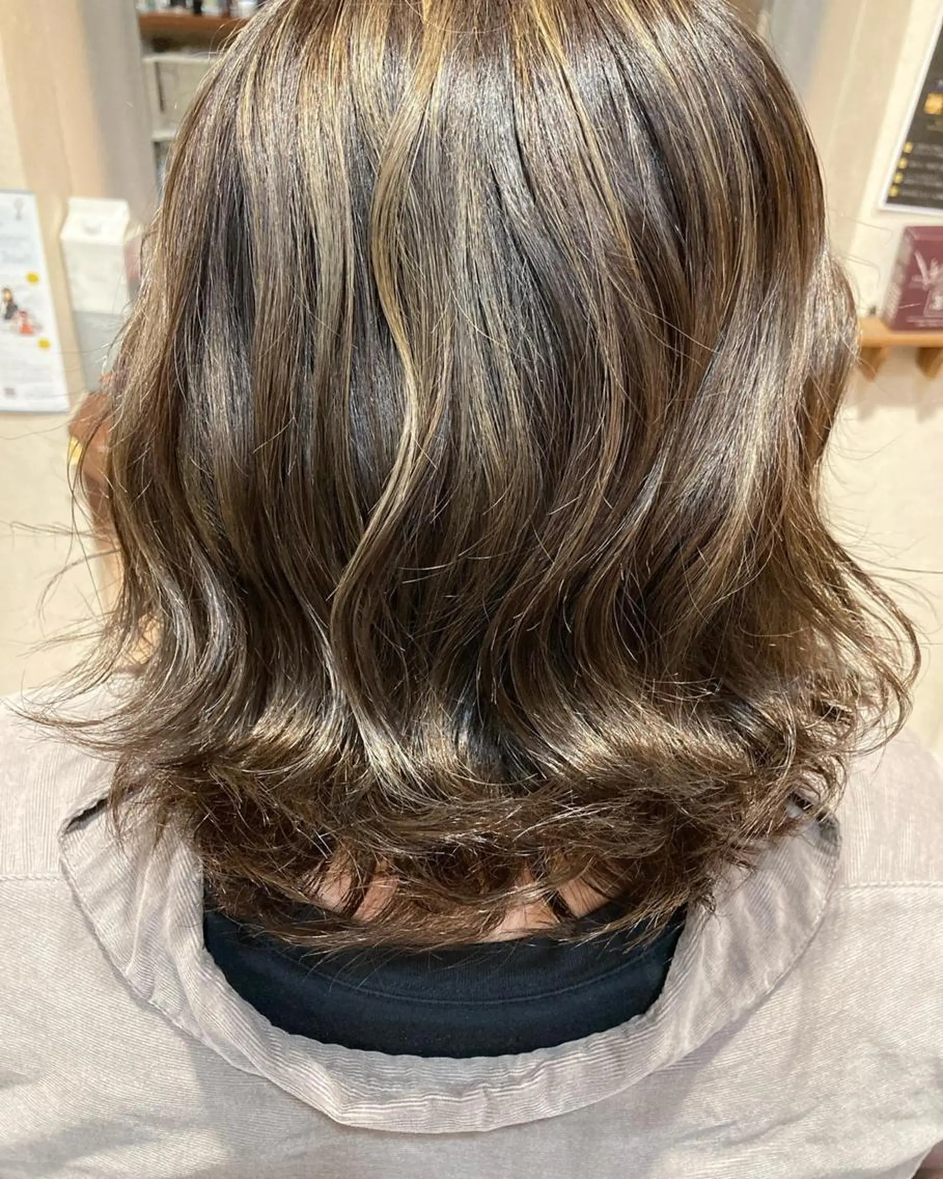 カラー ブリーチ グレージュ ハイライトカラー 髪質改善/透明感 カラー/内藤有須加のヘアスタイル