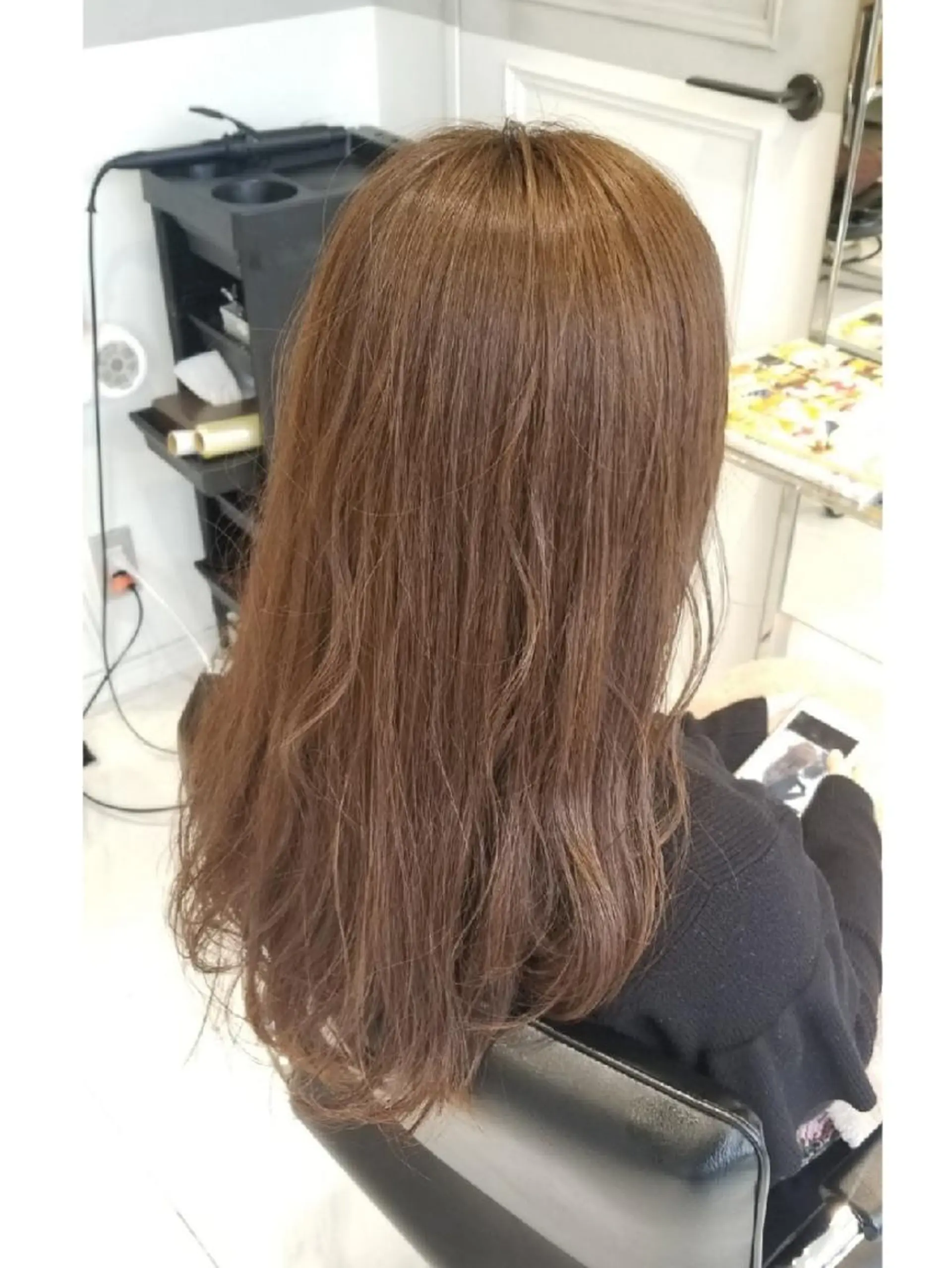 セミロング カラー ベージュカラー ブリーチ ミルクティーベージュ 🔴赤み消し/ 艶カラー落合　優🔴のヘアスタイル