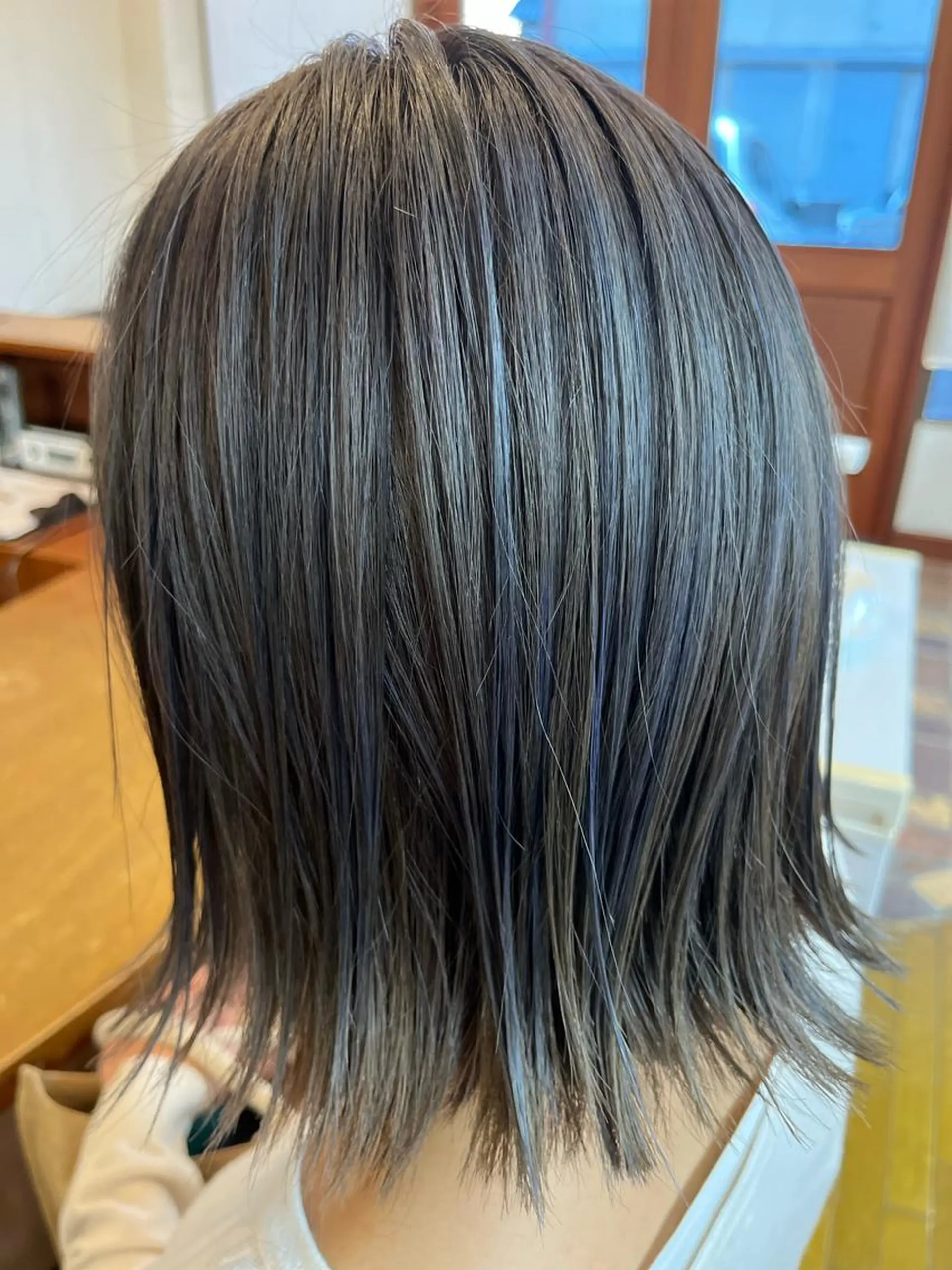 ミディアム カラー アッシュ ブルーカラー ブルーアッシュ ラベンダーカラー hair＆make SENSE所属・伴 香織のヘアスタイル