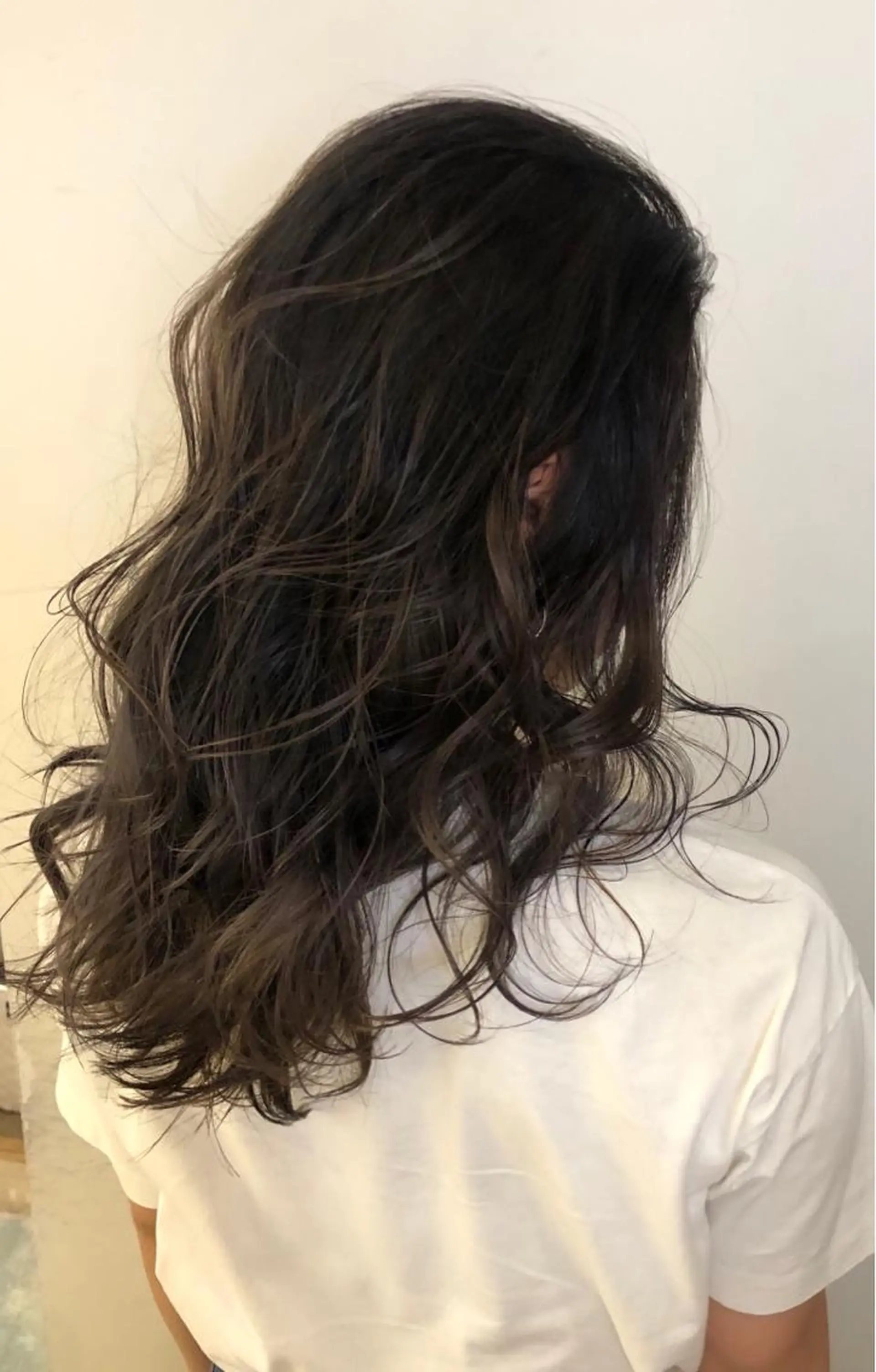 セミロング カラー バレイヤージュ レイヤーカット ブリーチカラー🌈 石垣翔太のヘアスタイル