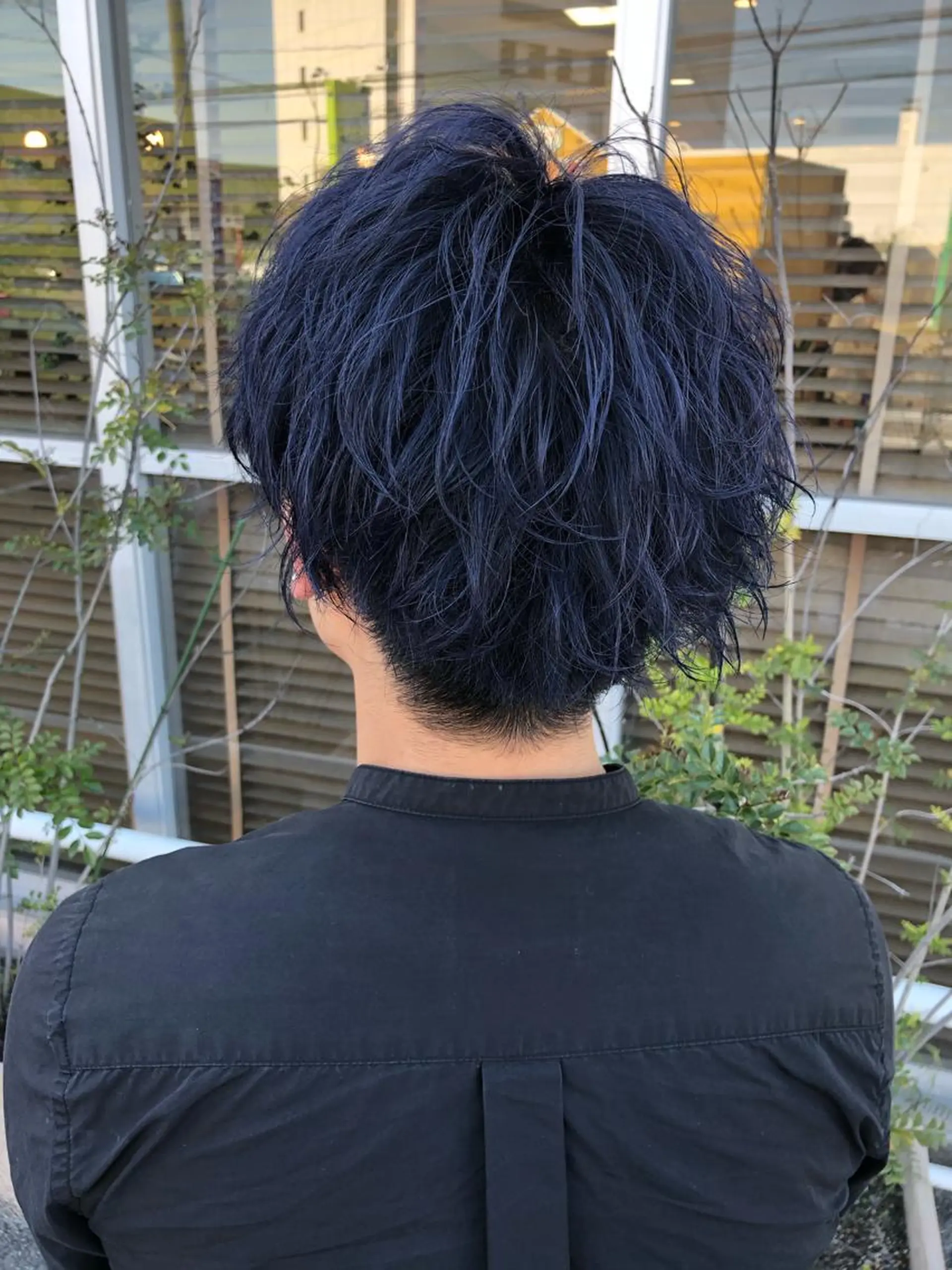 ショート カラー パーマ ヘアアレンジ メンズ メンズブリーチ メンズパーマ ブリーチ ネイビーカラー ストレートパーマ ❣️倉敷❣️美髪 カラー能登一成のヘアスタイル