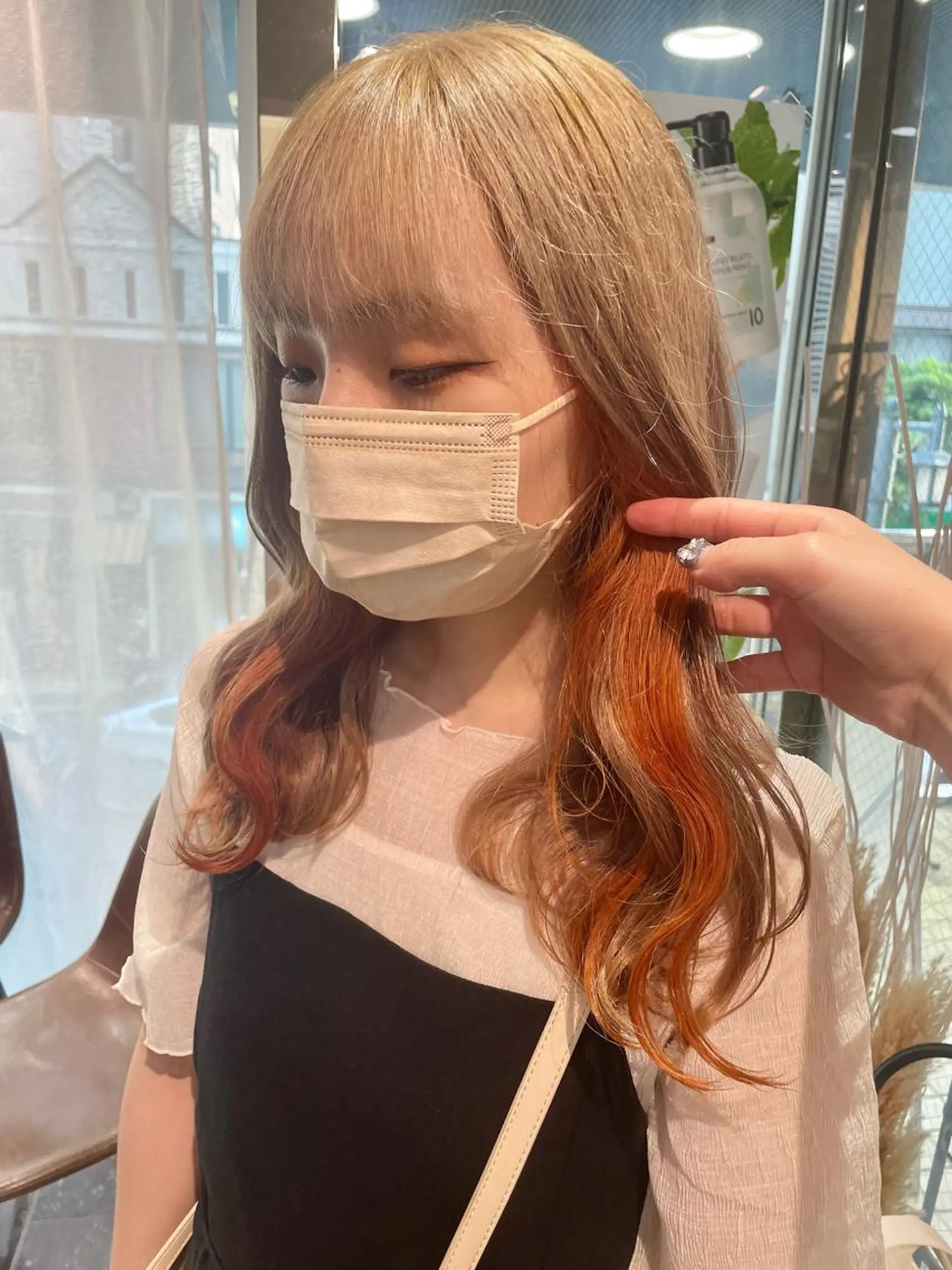 ロング カラー ベージュカラー ミルクティーベージュ オレンジ イザワ アヤ🐇のヘアスタイル