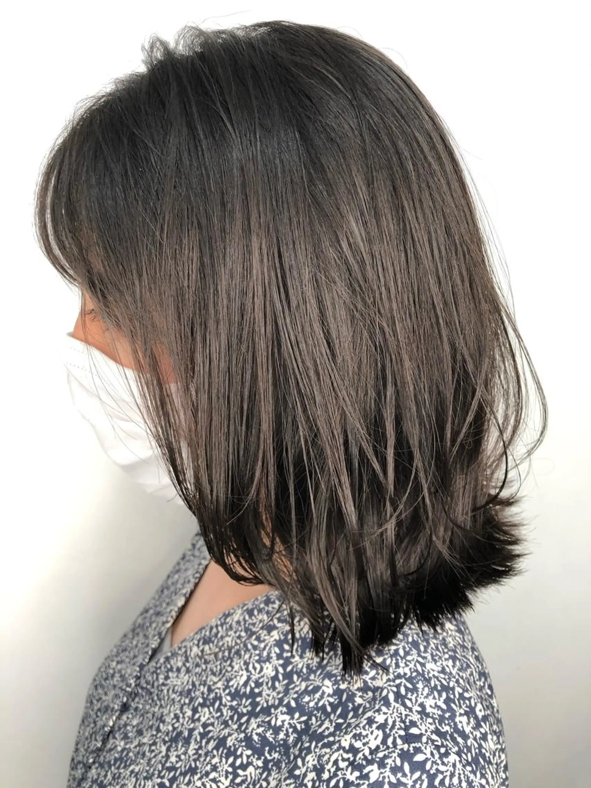 ミディアム ボブレイヤー ボブ レイヤーカット モリオフロムロンドン池袋店所属・冨永 さやかのヘアスタイル