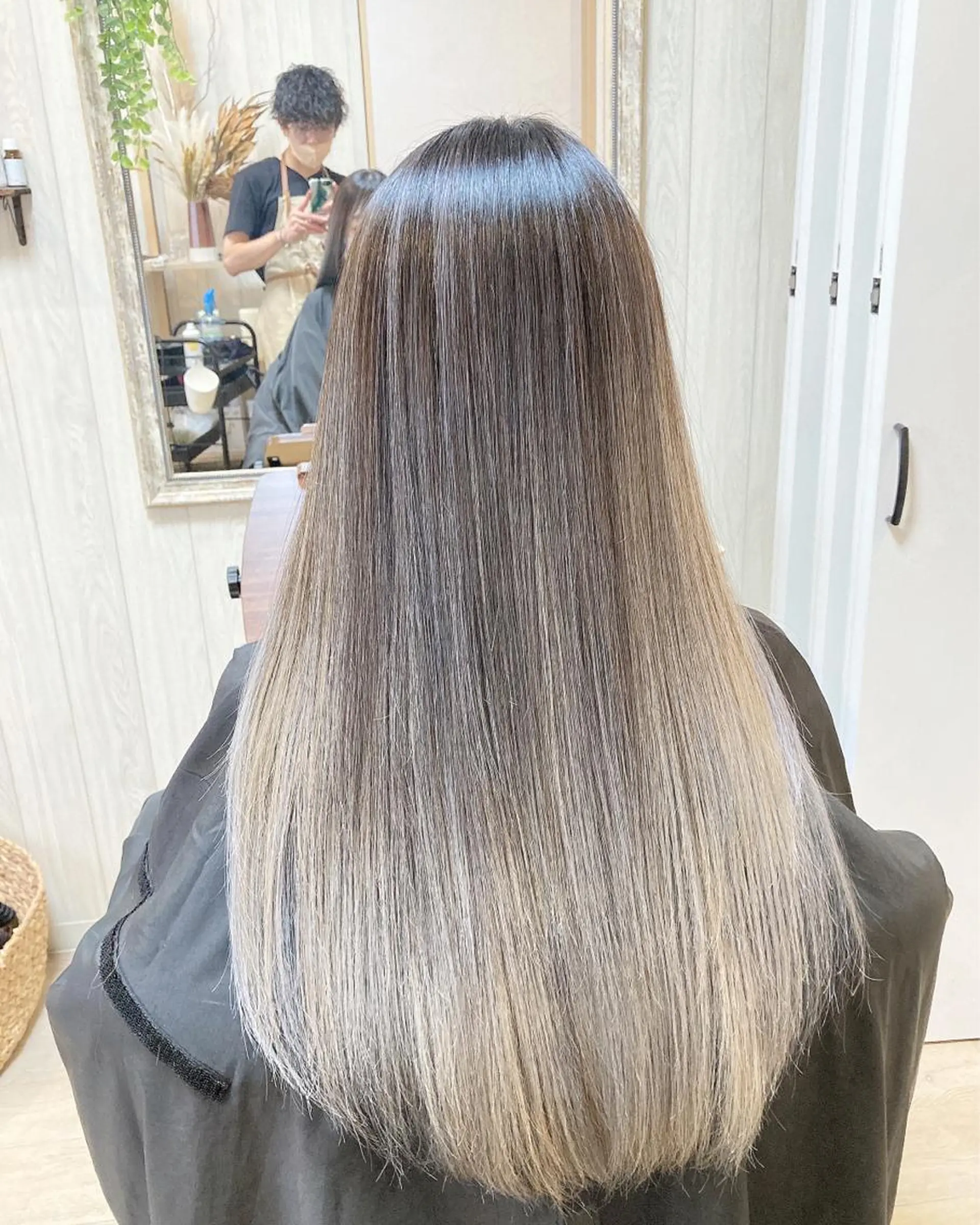 ロング カラー ヘアカラー MERCI所属・マツモト コウダイのヘアスタイル