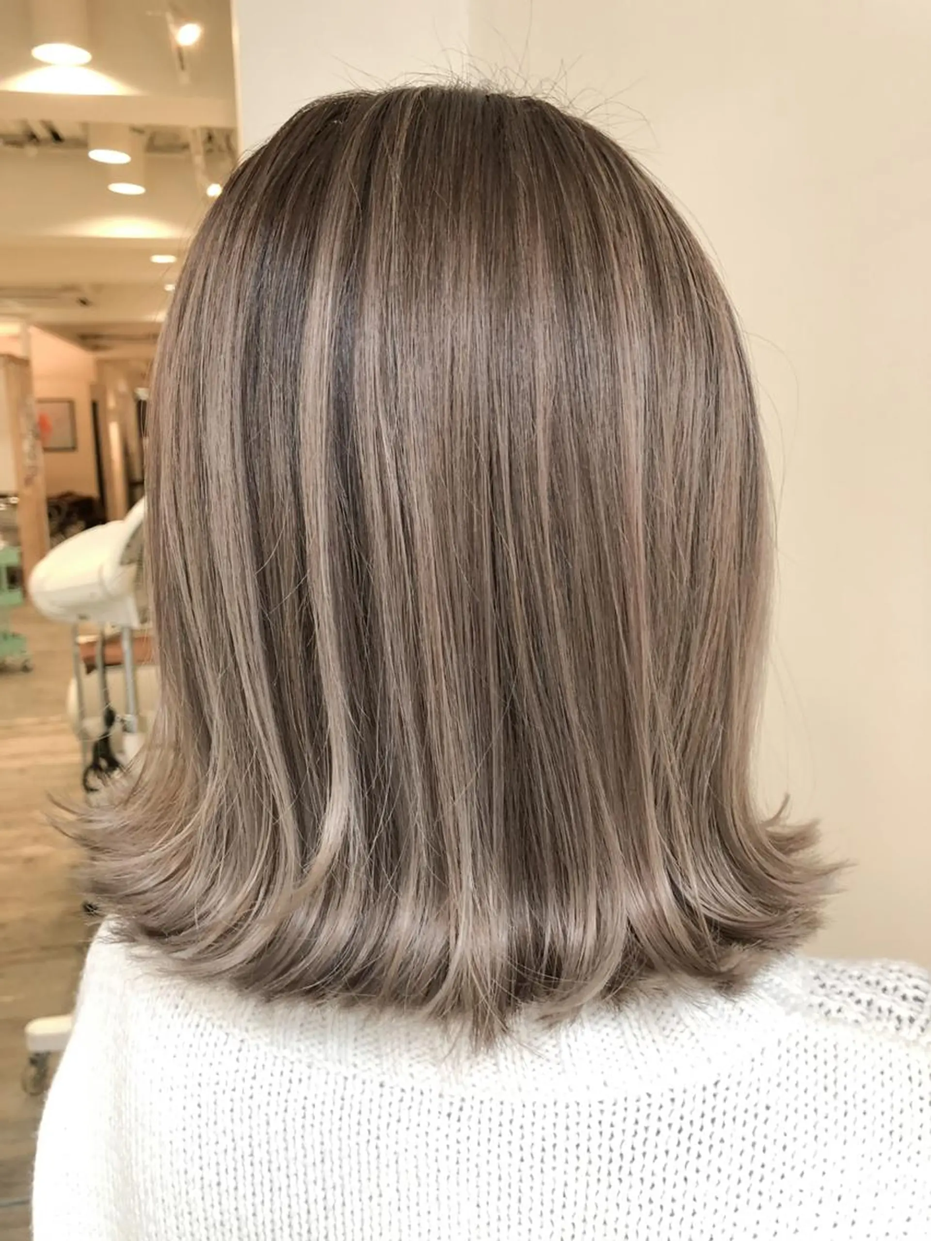 ミディアム カラー バレイヤージュ ハイライトカラー ハイライト レイヤーカット WONK. ウォンク 心斎橋のヘアスタイル
