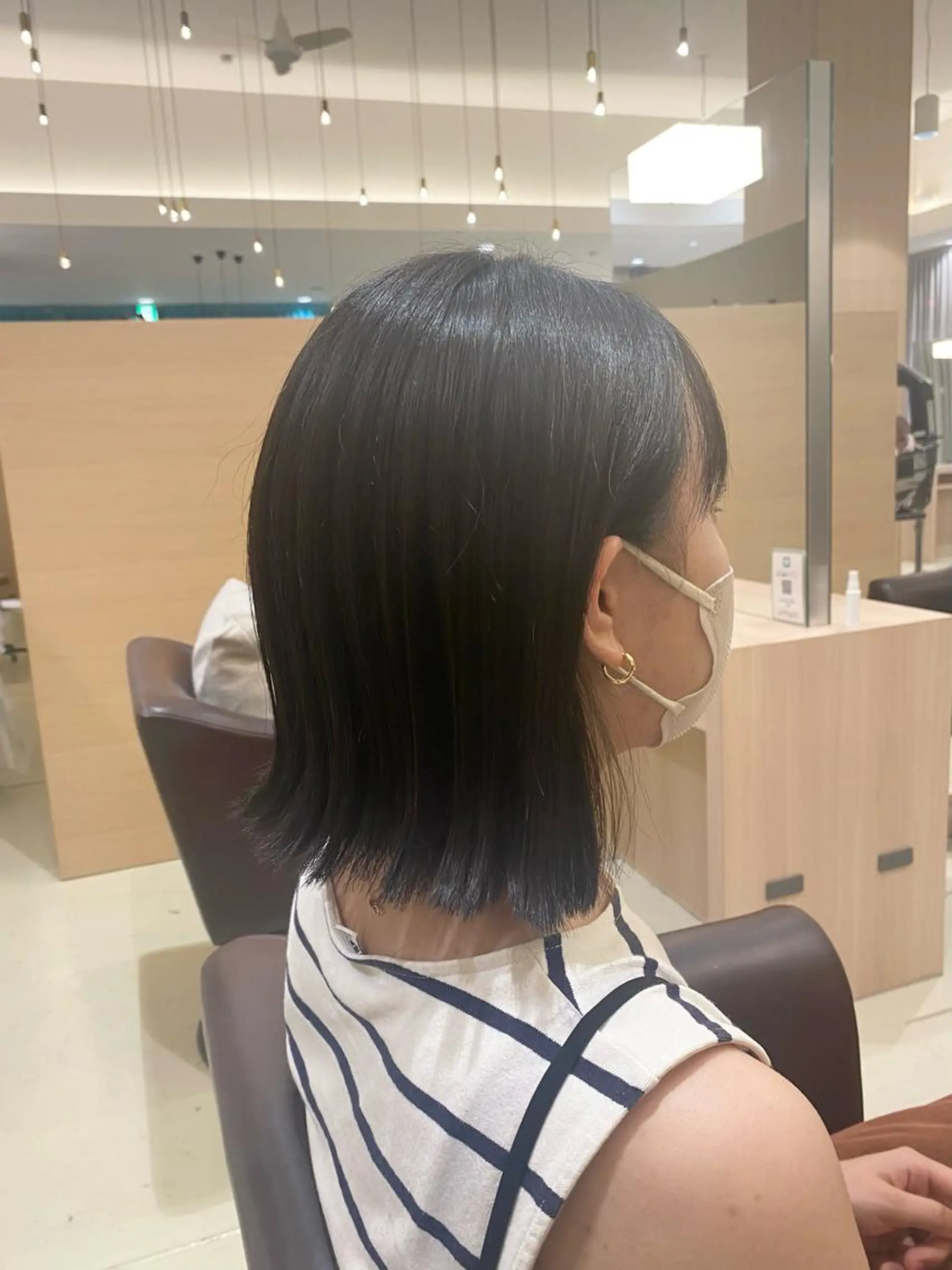 ミディアム カラー 切りっぱなしボブ 透明感カラー ボブ 外ハネヘア カット ヘアカラー みやび🫧髪質改善 🫧透明感カラー🫧のヘアスタイル
