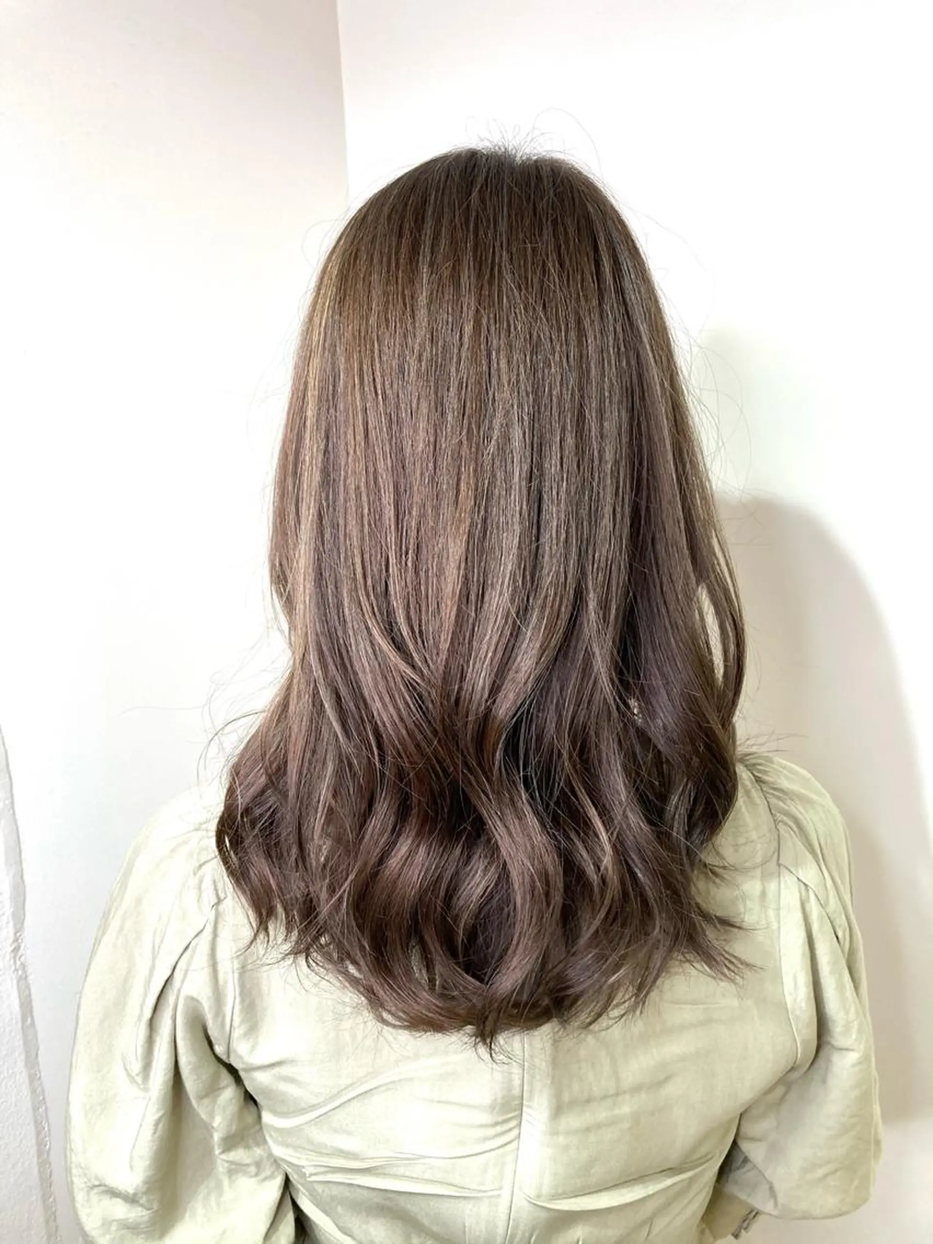 セミロング カット ヘアカラー トリートメント 河野 行史のヘアスタイル