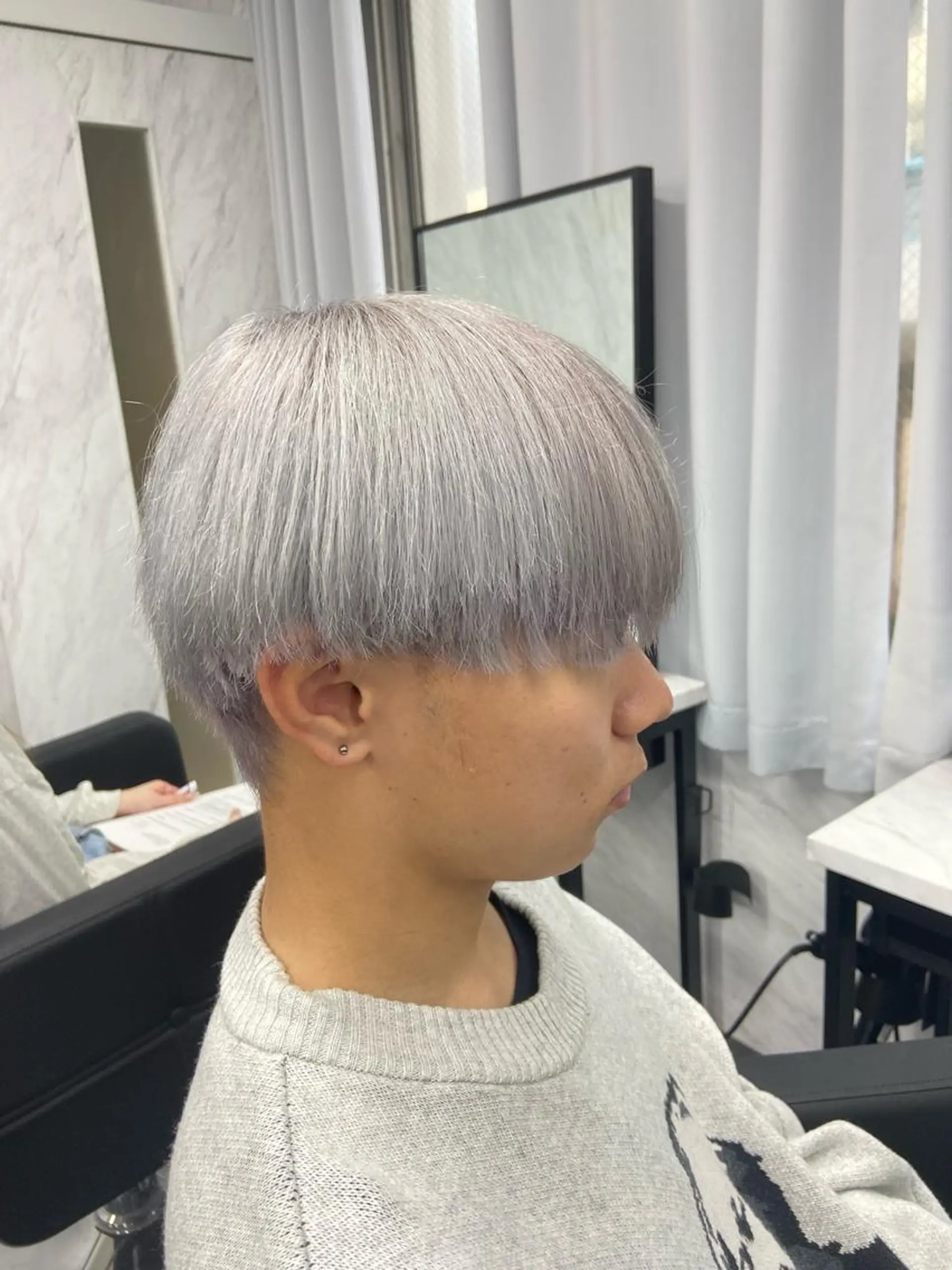 ショート カラー メンズ メンズハイトーン ハイトーンカラー ヘアカラー トリートメント ミルボンAujua認定サロン Ria  OSAKA 梅田所属・メンズ、エクステ特化 Ryuのヘアスタイル