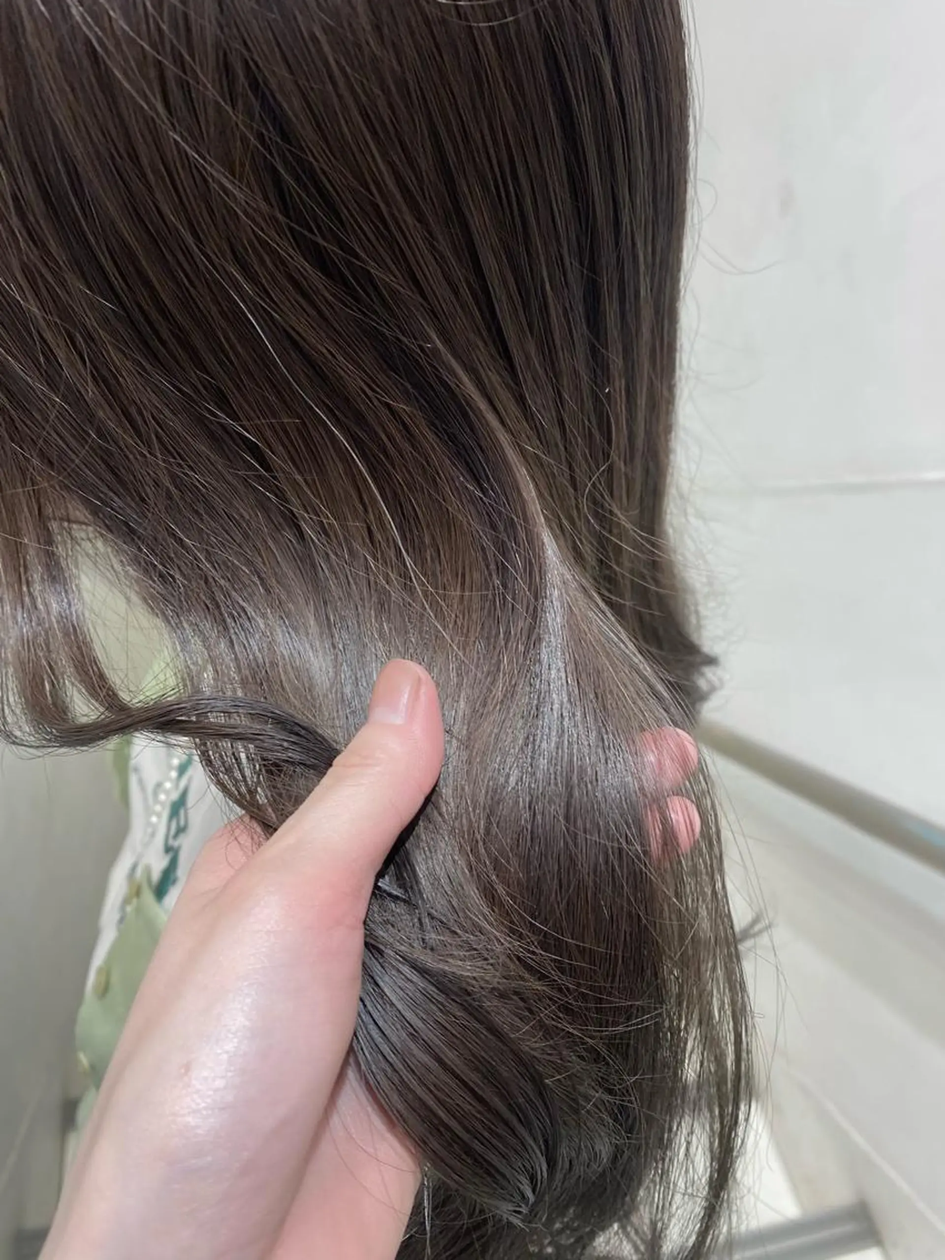 ロング カラー アッシュ ベージュカラー ブラウンカラー ✨くびれスタイル✨️ 戸嶋穂乃香のヘアスタイル