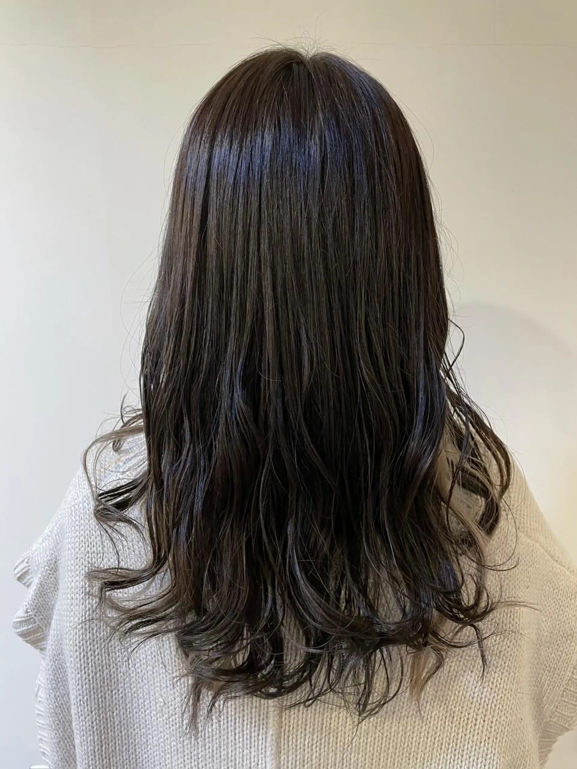 ロング カラー グレージュ インナーカラー ヘアカラー トリートメント ヘッドスパ 悠 亜のマツエク・マツパデザイン