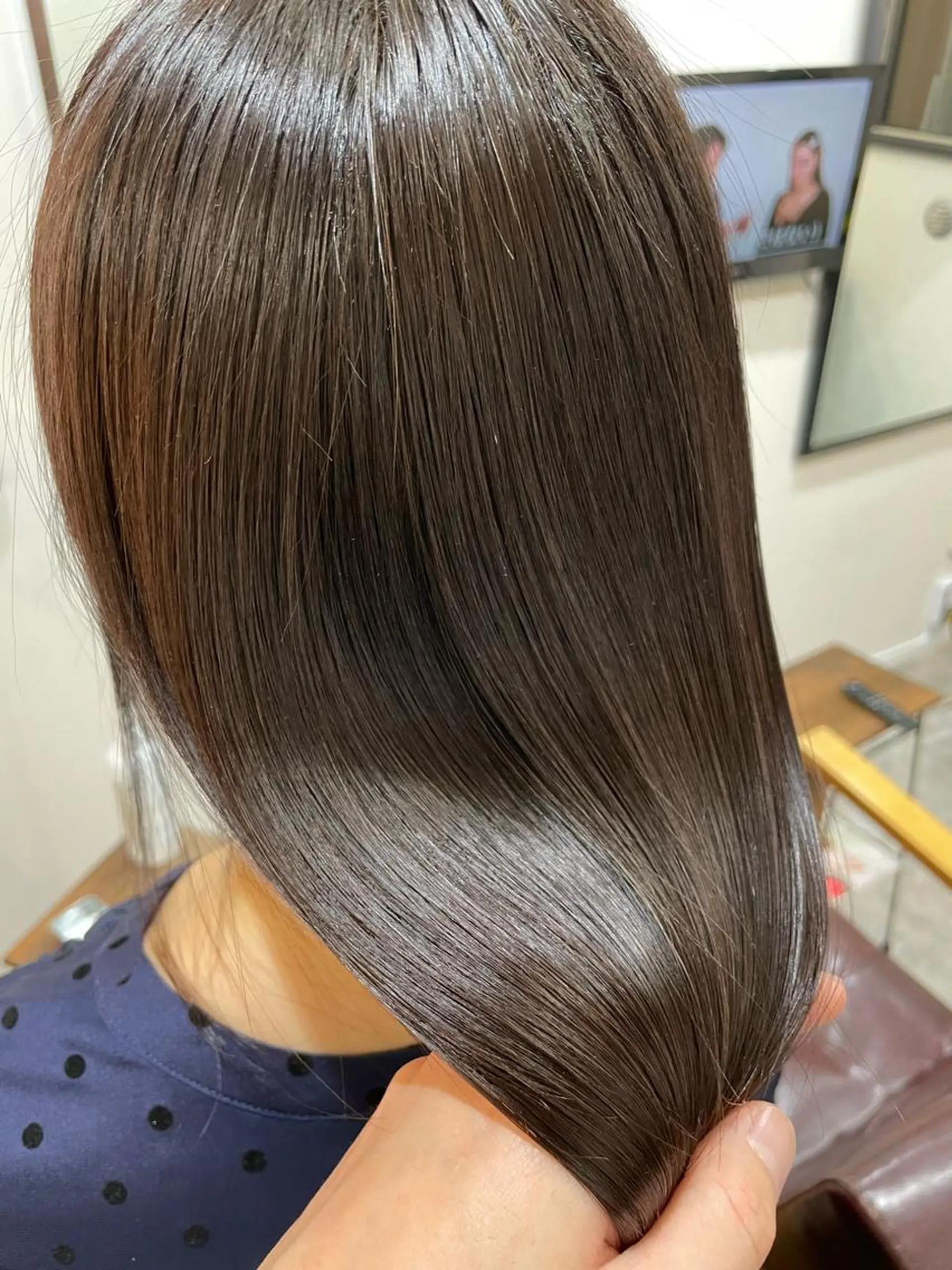 ロング カラー 髪質改善 トリートメント トリートメント SUN GLOW  サングロウ所属・ナカノメ トシアキのヘアスタイル
