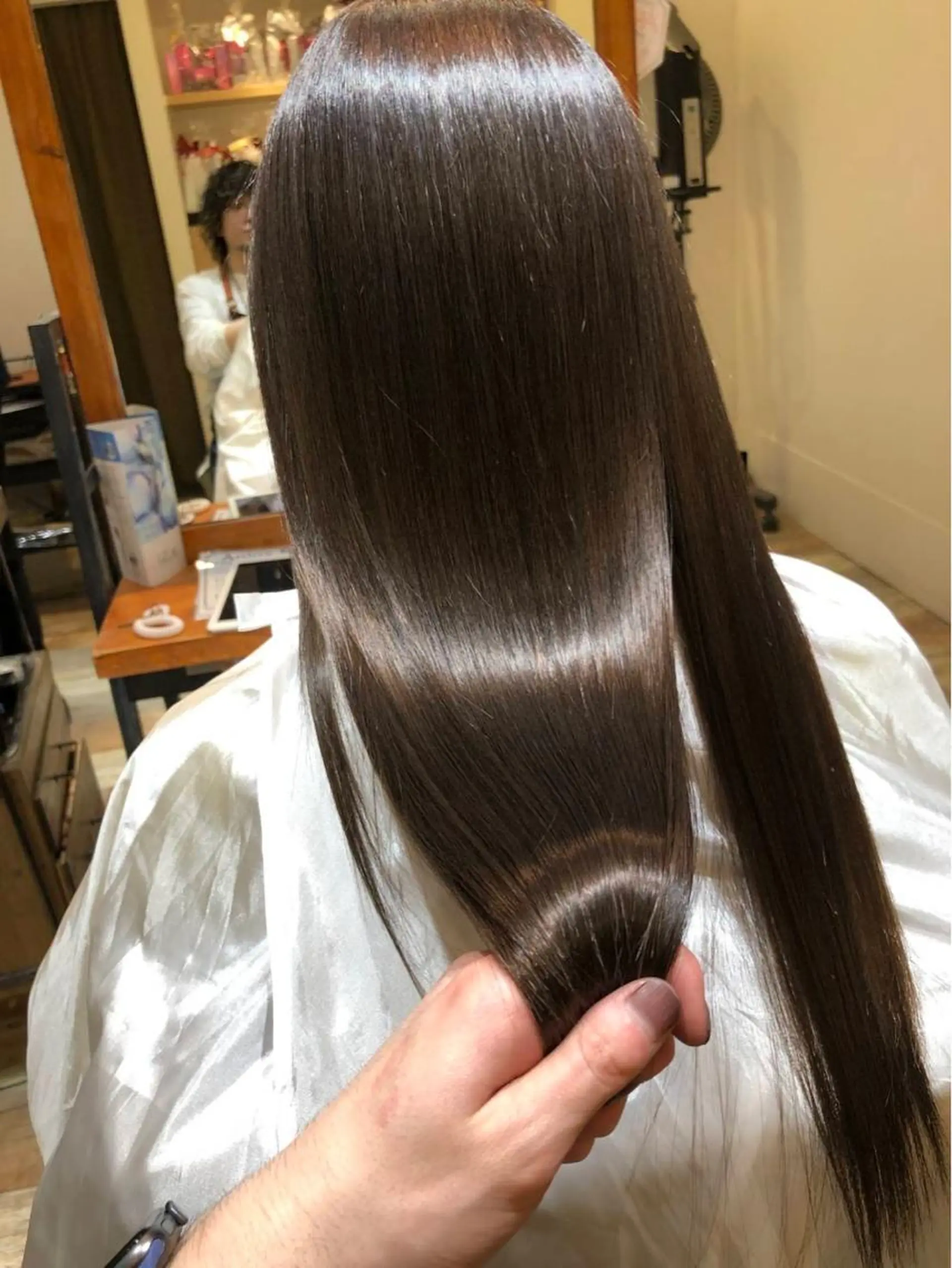 ロング カラー 韓国風・ブリーチなし ・あり後藤 一斗店長のヘアスタイル