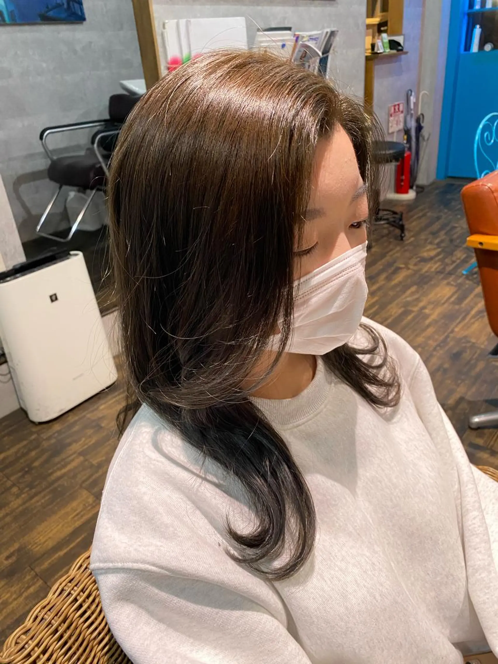 ロング カラー アッシュ heavenly所属・中西 彩愛のヘアスタイル