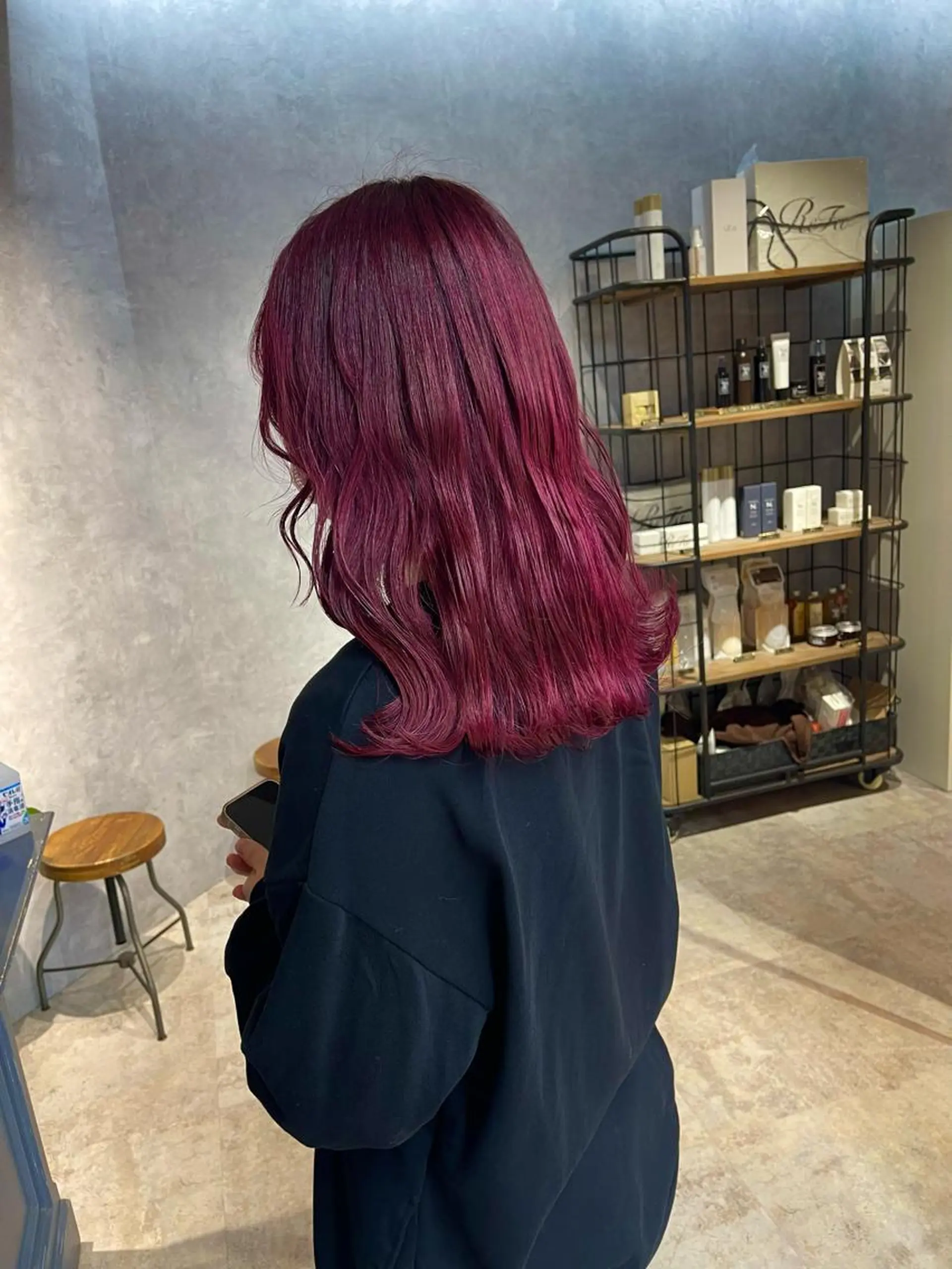 ロング カラー ブリーチ ケアブリーチ ハイライトカラー インナーカラー ハイライト カット ヘアカラー トリートメント オフホワイトアンドなんば所属・福西 洋斗のヘアスタイル