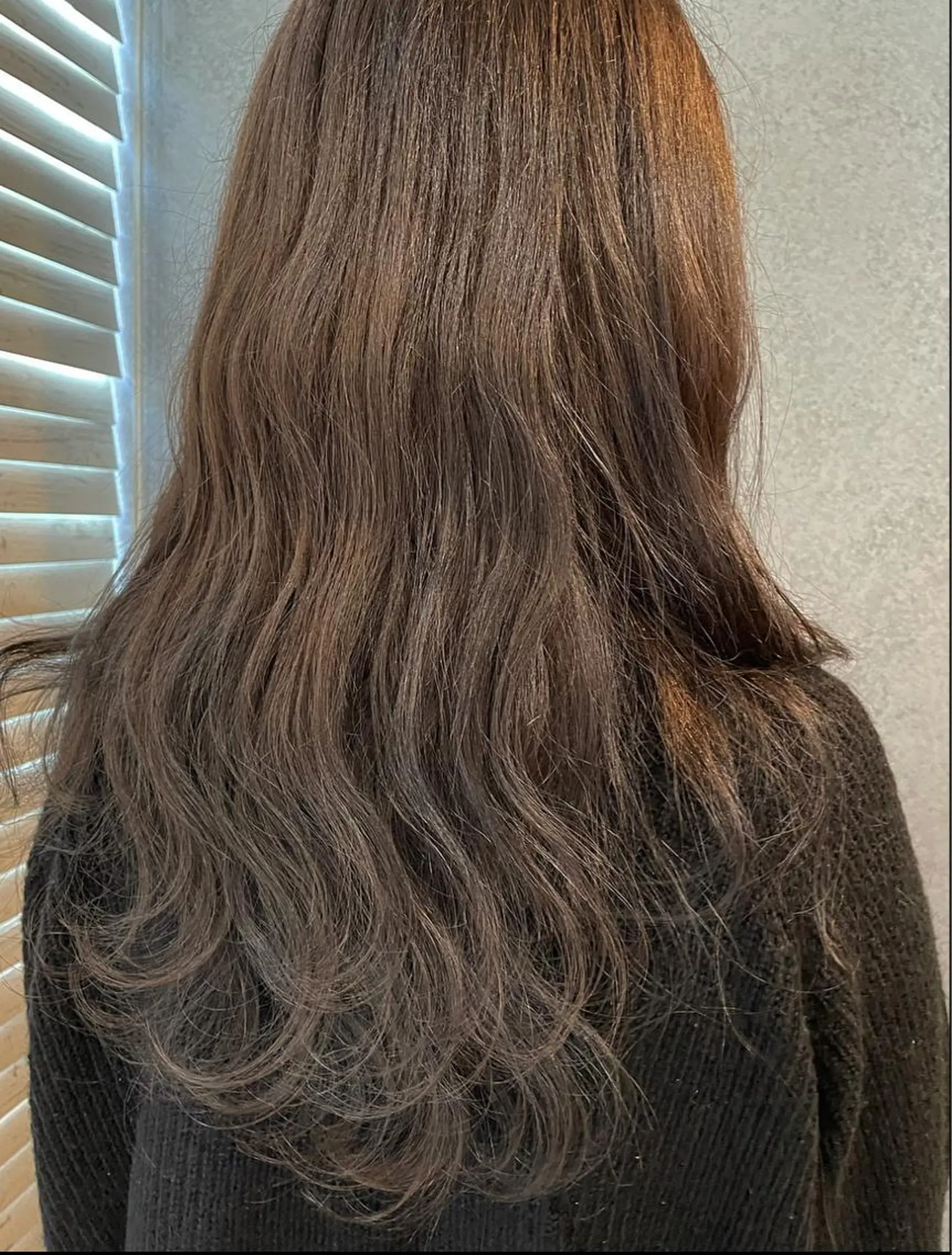 ロング カラー グレージュ 櫻井 未悠のヘアスタイル