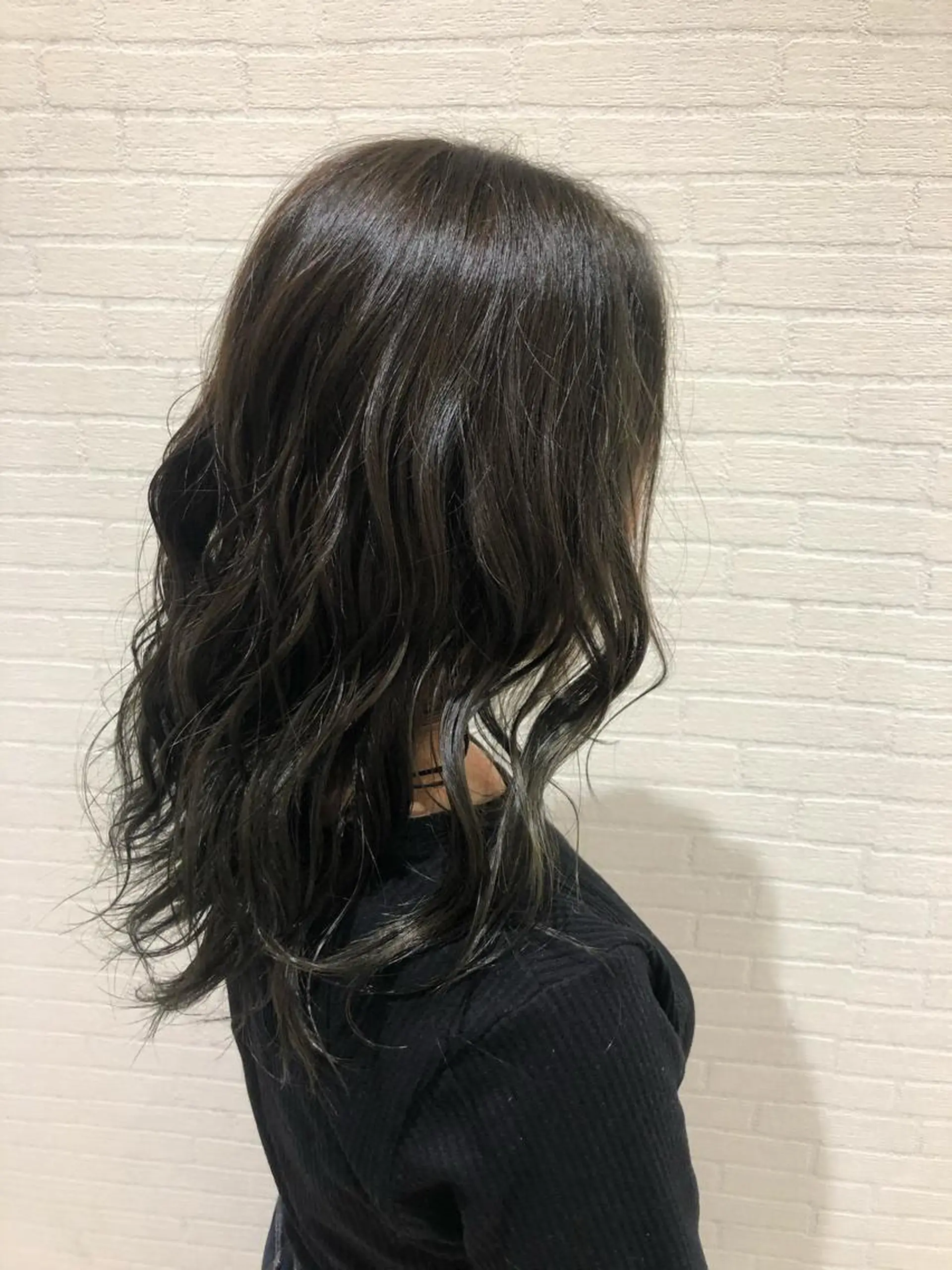 ミディアム カラー 岩永 梨玖のヘアスタイル