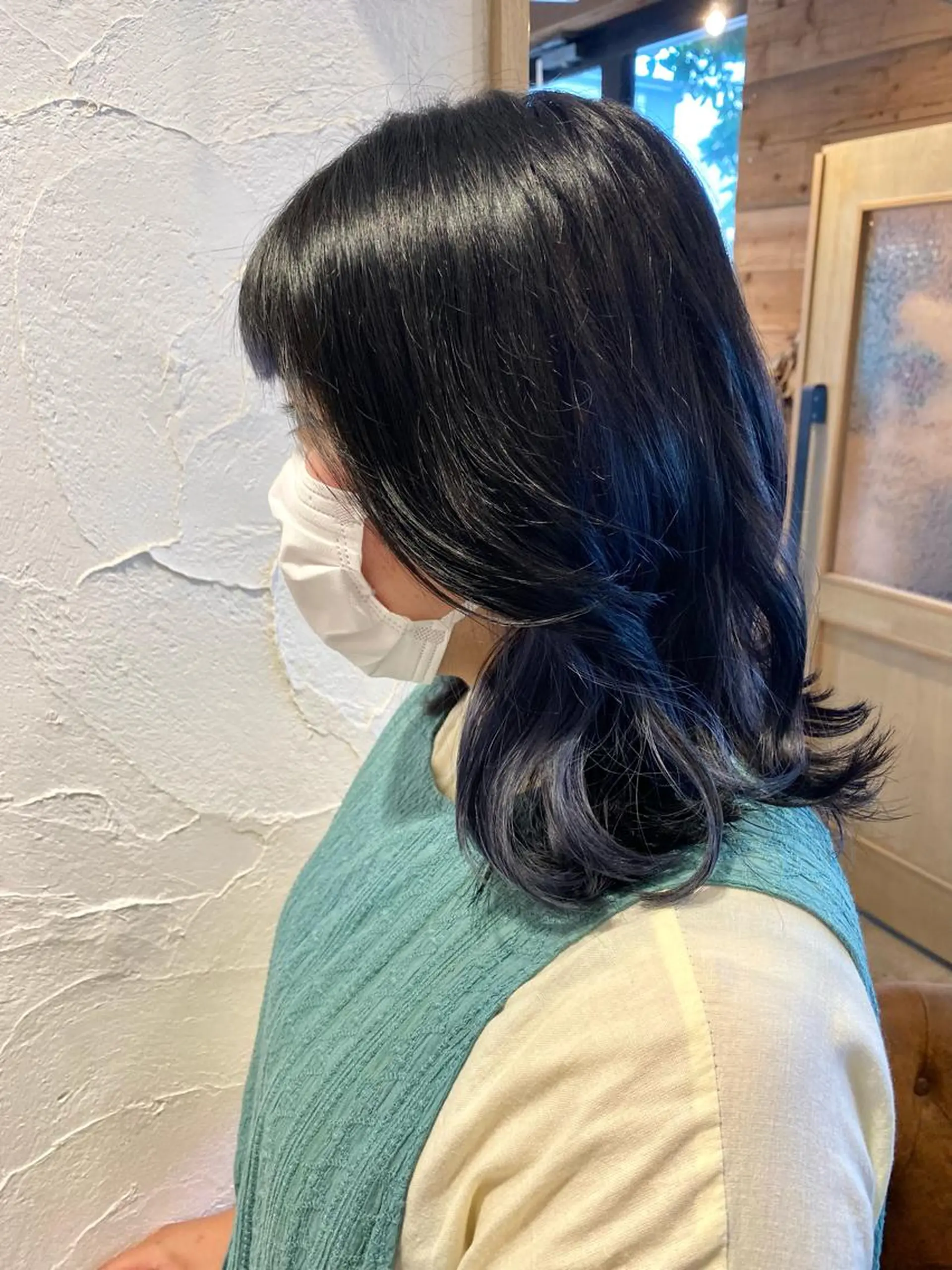 ショート カラー ブルーカラー ブルーグレー 小野 茉奈美のヘアスタイル