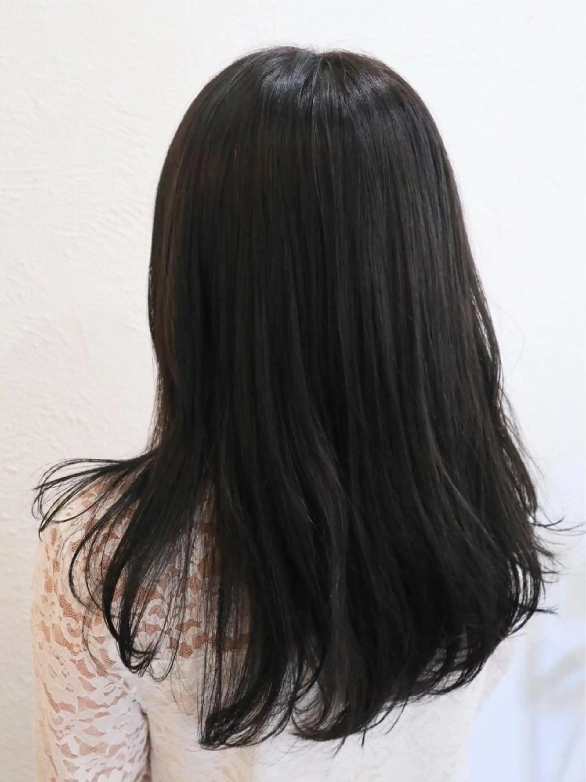 ロング カラー アッシュ アッシュグレー イルミナカラー トリートメント カット トリートメント 西村 ようこのヘアスタイル