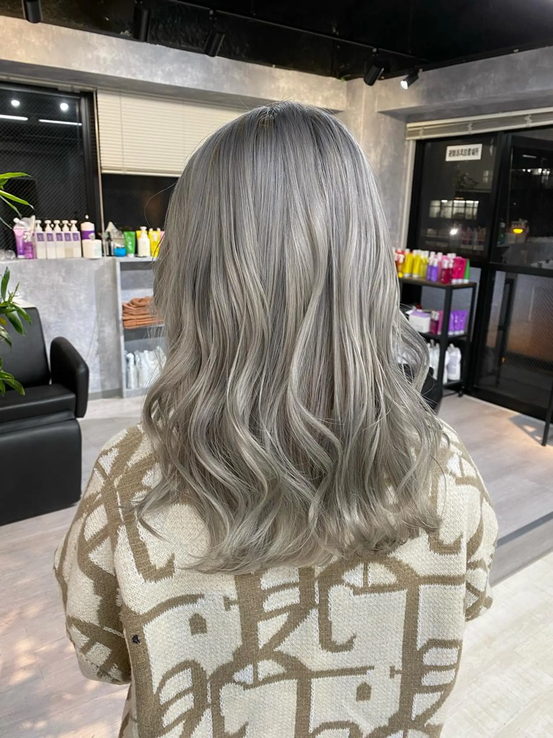 ロング ボブ 髪質改善 韓国風ヘア レイヤーカット トリートメント 【.ico】心斎橋 飛田ゆうきのヘアスタイル