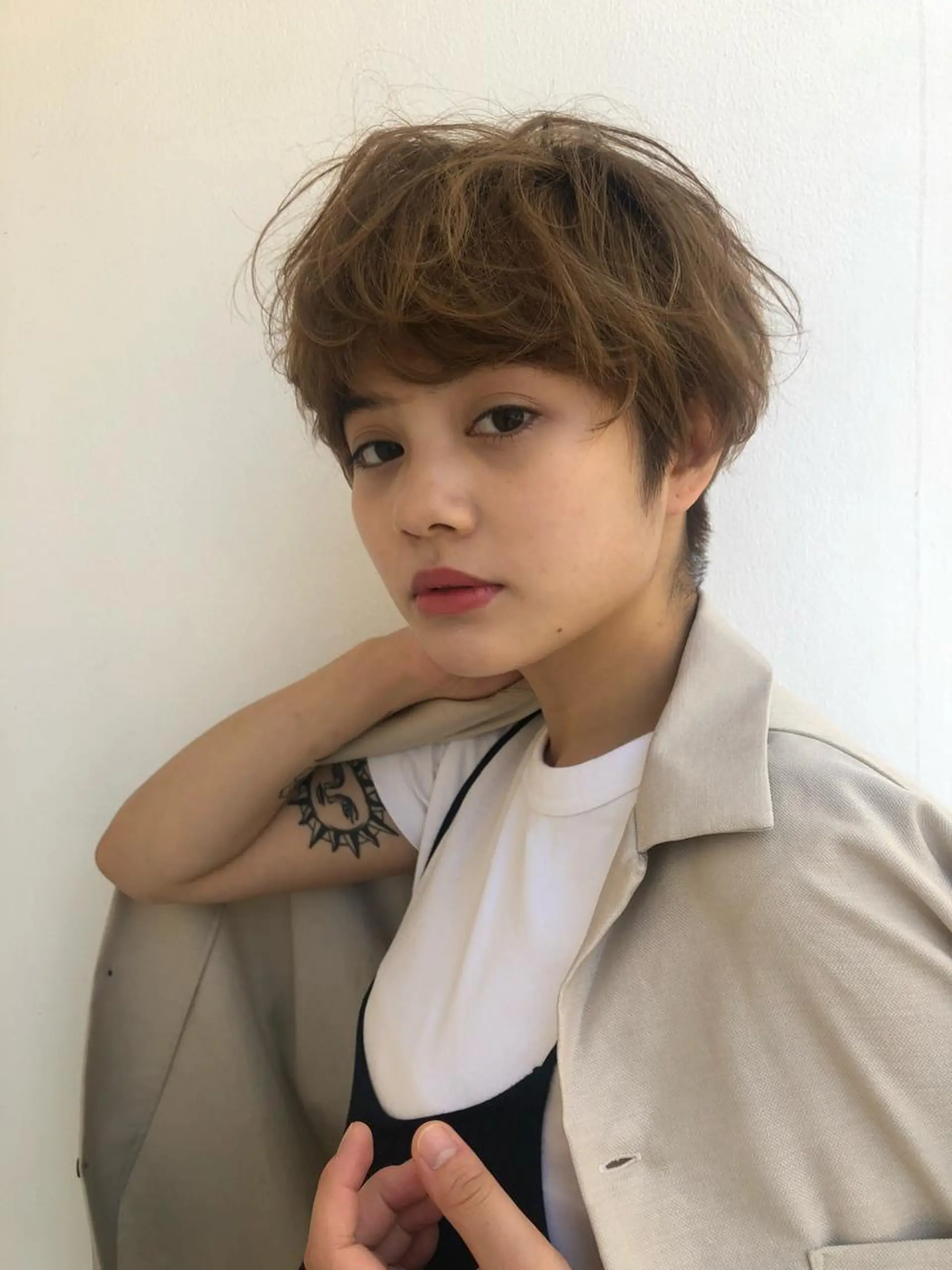 ショート カラー THE DAY所属・AKI HASHIMOTOのヘアスタイル