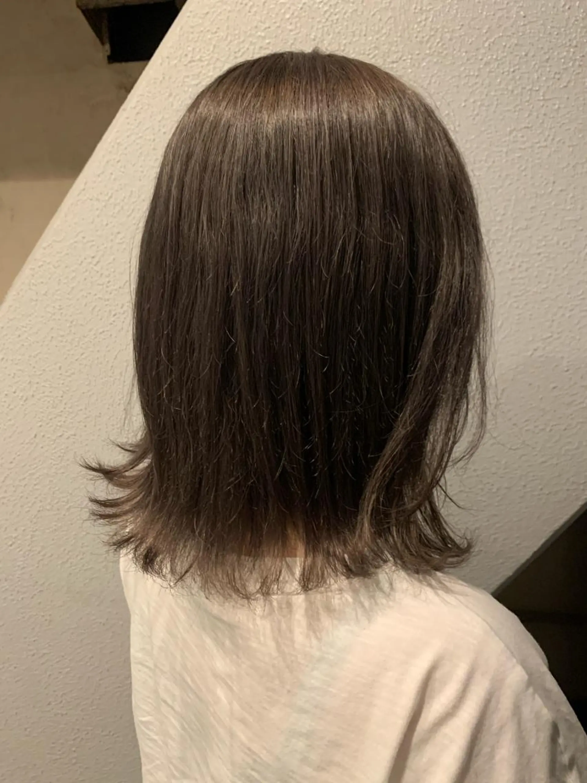 ミディアム カラー グレージュ シルバー シルバーグレージュ ヘアカラー B.sun所属・鈴木 りなのヘアスタイル