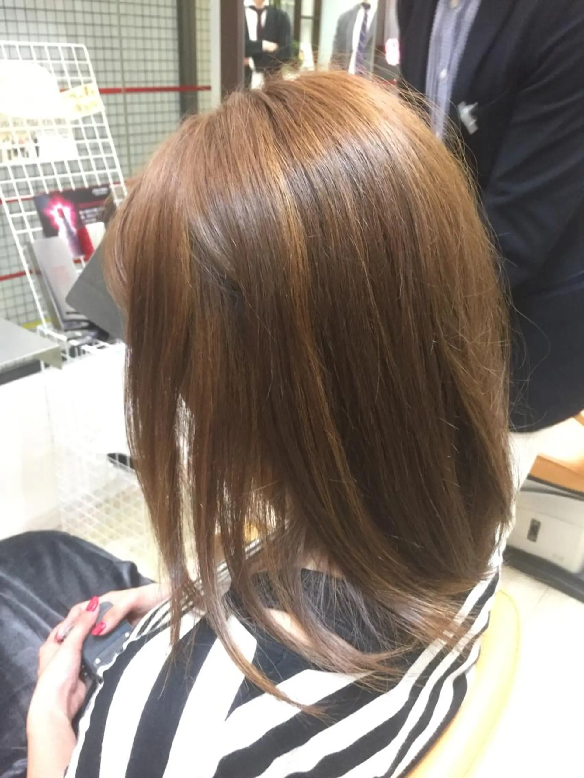 カラー ハイライトカラー イトウ アキノリのヘアスタイル