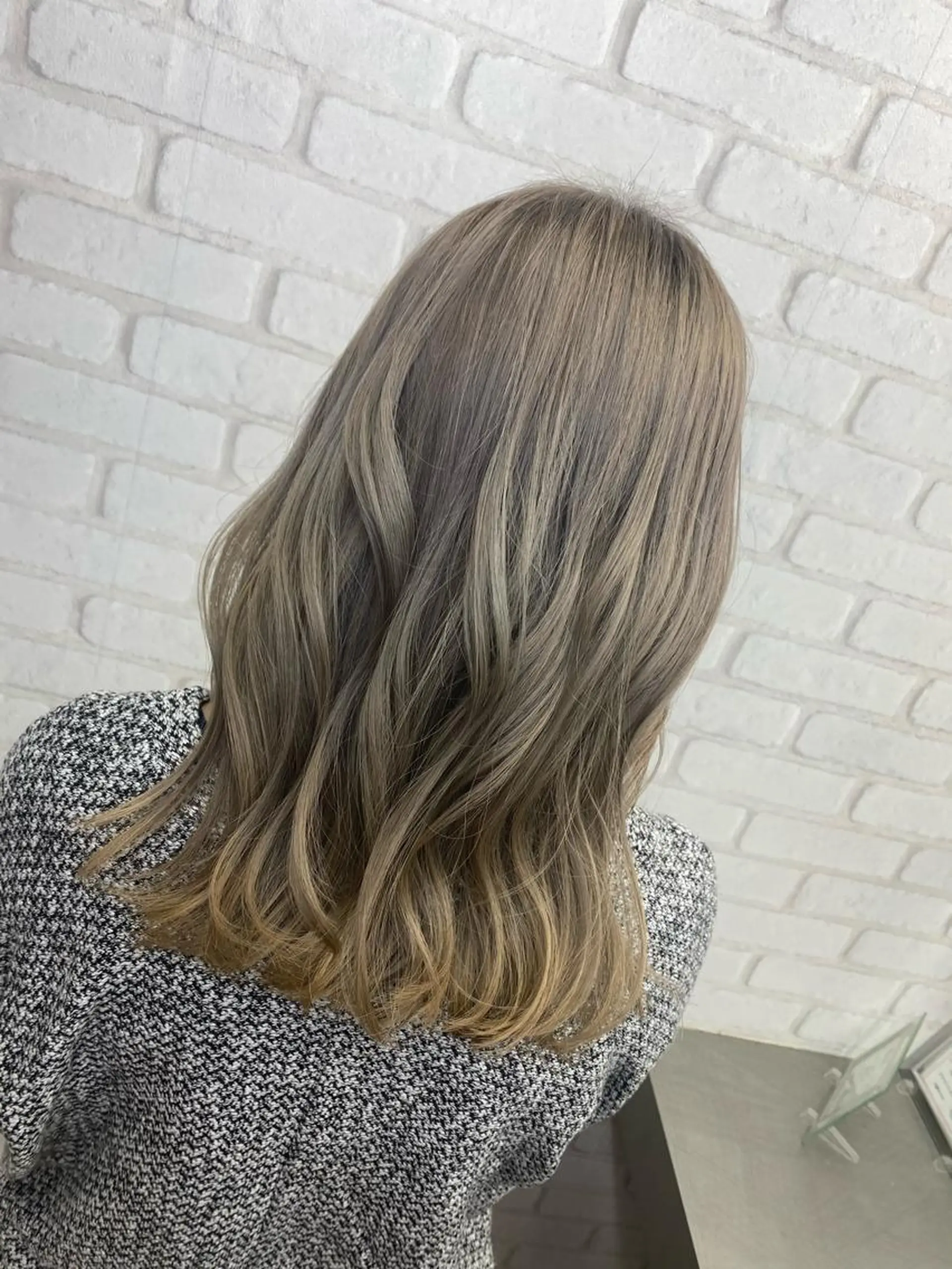 ミディアム カラー ブリーチ カット ヘアカラー トリートメント peg.hair所属・ブリーチカラー🫧 森　凪沙のヘアスタイル