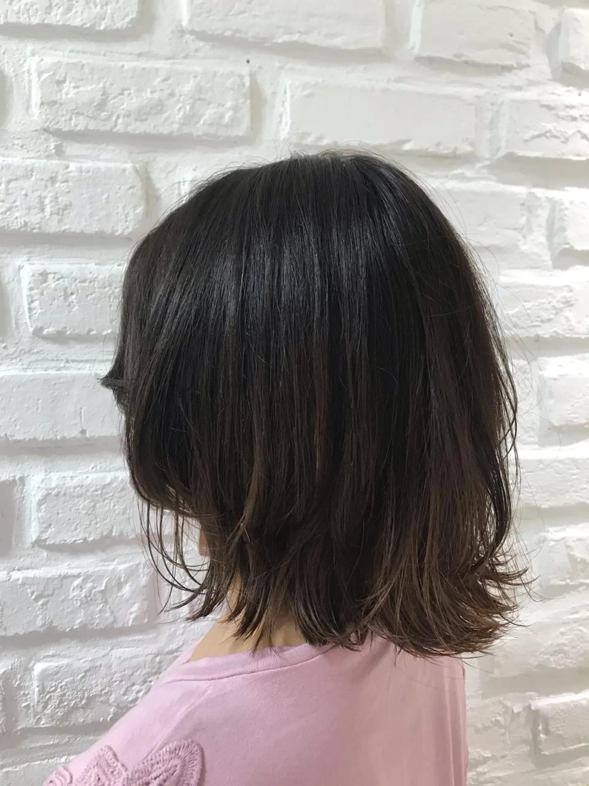 ミディアム レイヤーカット 外ハネヘア カット トリートメント 暖色カラー💜 中山由梨のヘアスタイル