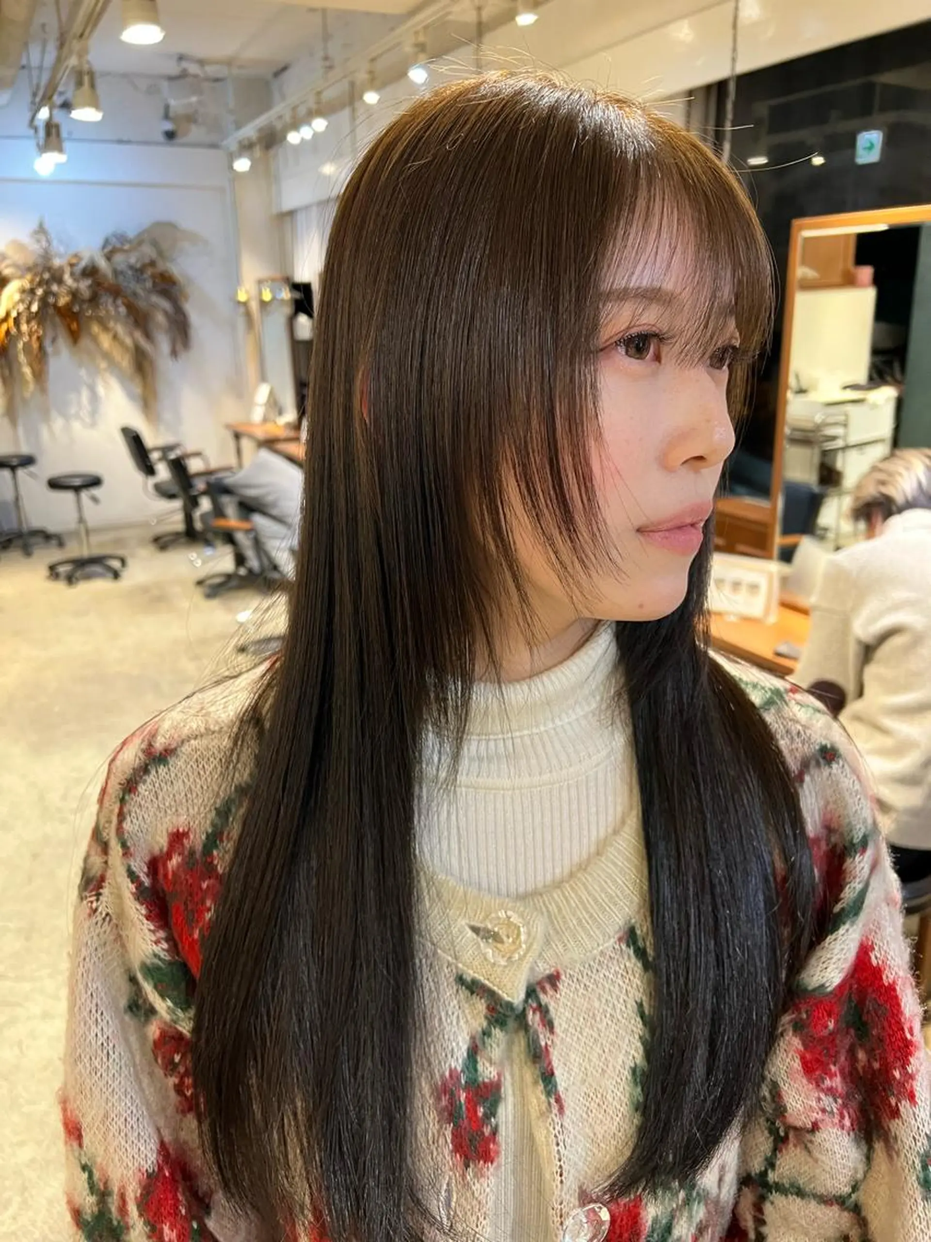 ロング カラー グレージュ オリーブグレージュ オリーブグレー 🤍韓国ヘア🤍 ヨシダリナのヘアスタイル