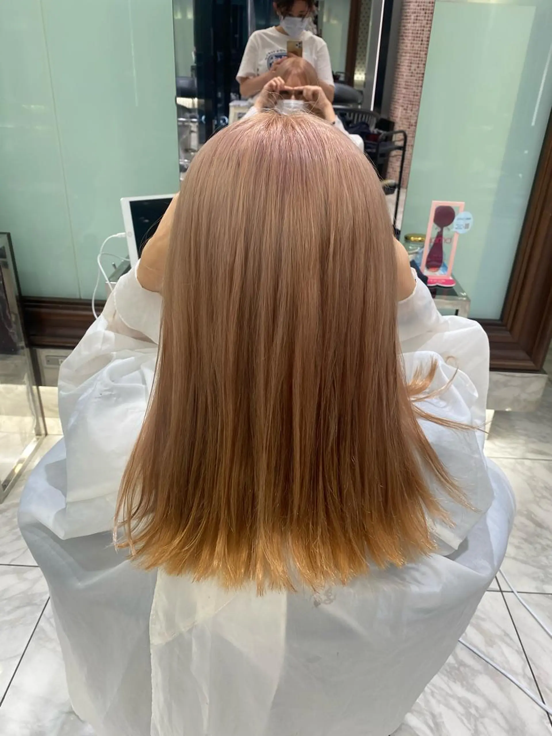 セミロング カラー ベージュカラー ブリーチ ❤️パーマ美容師✂︎ 井口美緒のヘアスタイル
