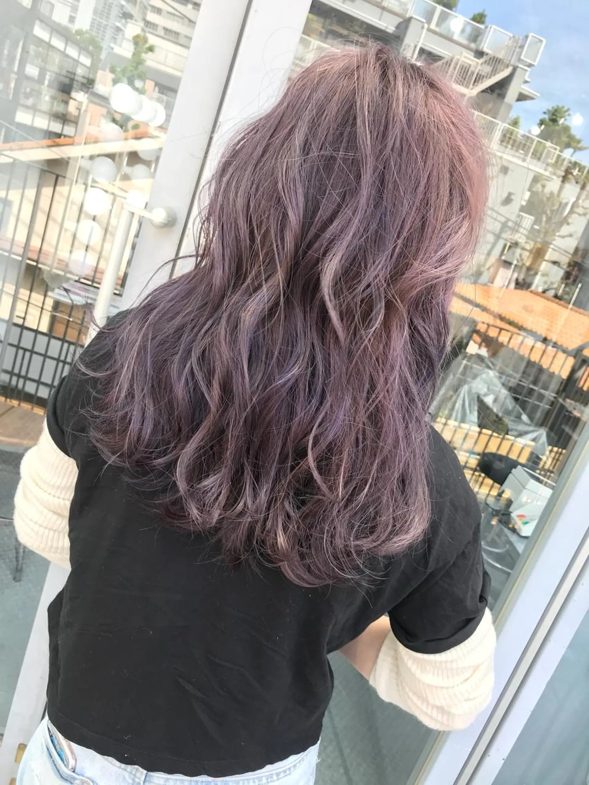 セミロング カラー ブルーカラー ブルーラベンダー ラベンダーカラー TOMOYAレイヤー ブリーチ縮毛矯正のヘアスタイル