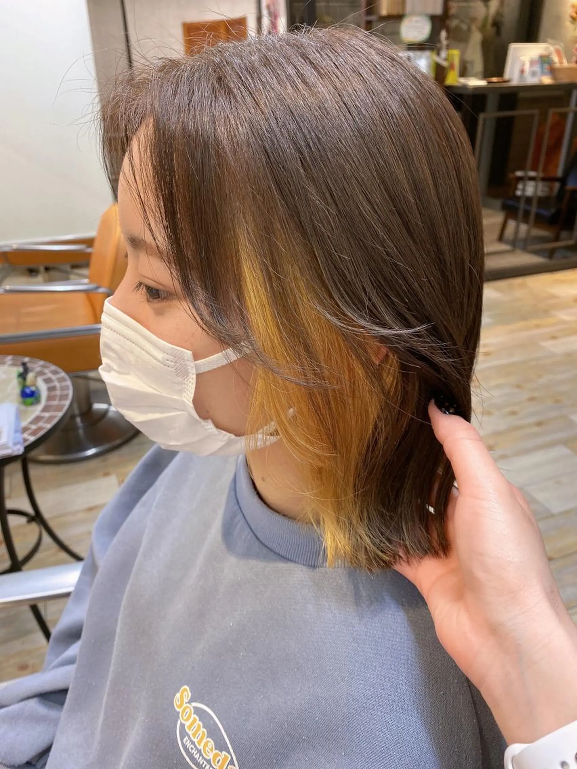 ミディアム カラー インナーカラー イエローカラー ヘアカラー wakana 【ブリーチカラー】のヘアスタイル
