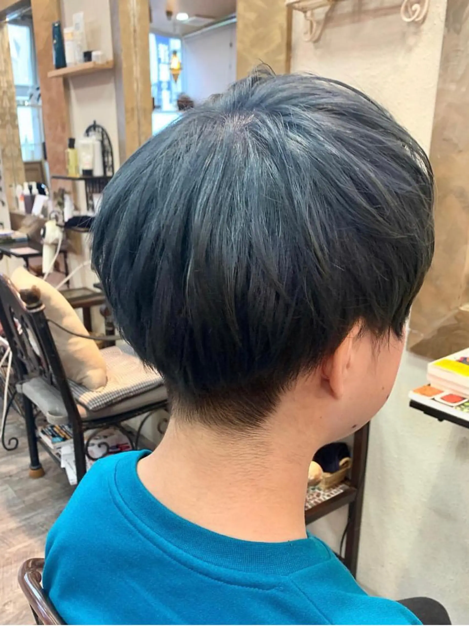 ショート カラー ブリーチ ブルーカラー 🌈艶髪　矯正 川崎　海🌈のヘアスタイル