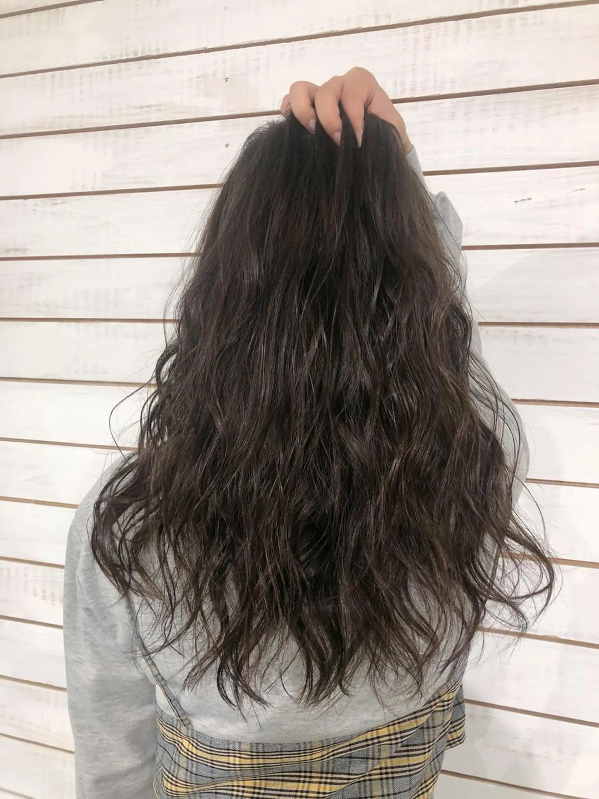 セミロング カラー ヘアアレンジ アッシュ ヘアカラー トリートメント ヘッドスパ 🦋美髪／エクステ 🦋アベイクミのヘアスタイル