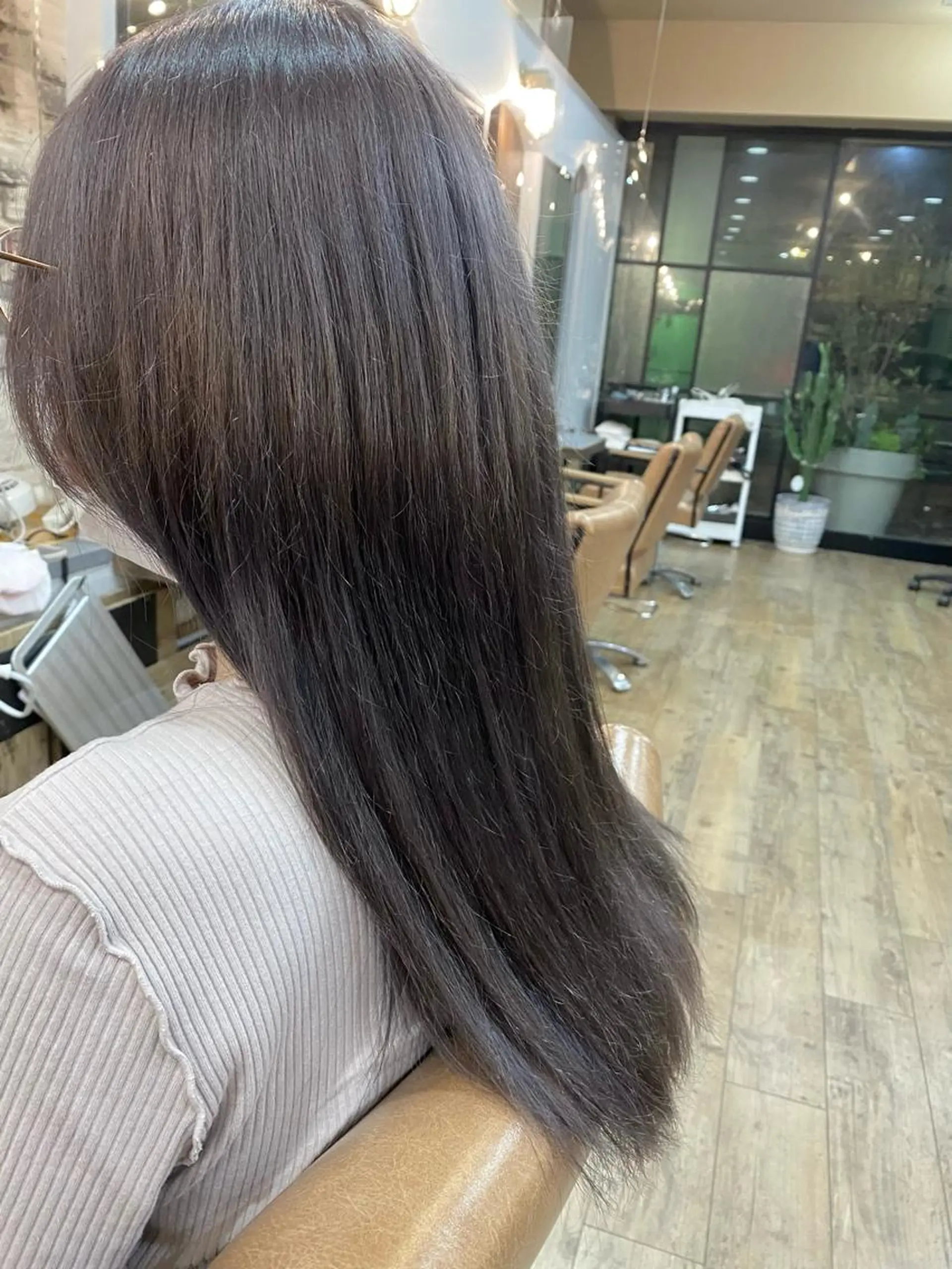 ロング カラー グレージュ シルバー シルバーグレージュ ヘアカラー トリートメント ケアカラーリスト✂️ SHIAN   フジのヘアスタイル